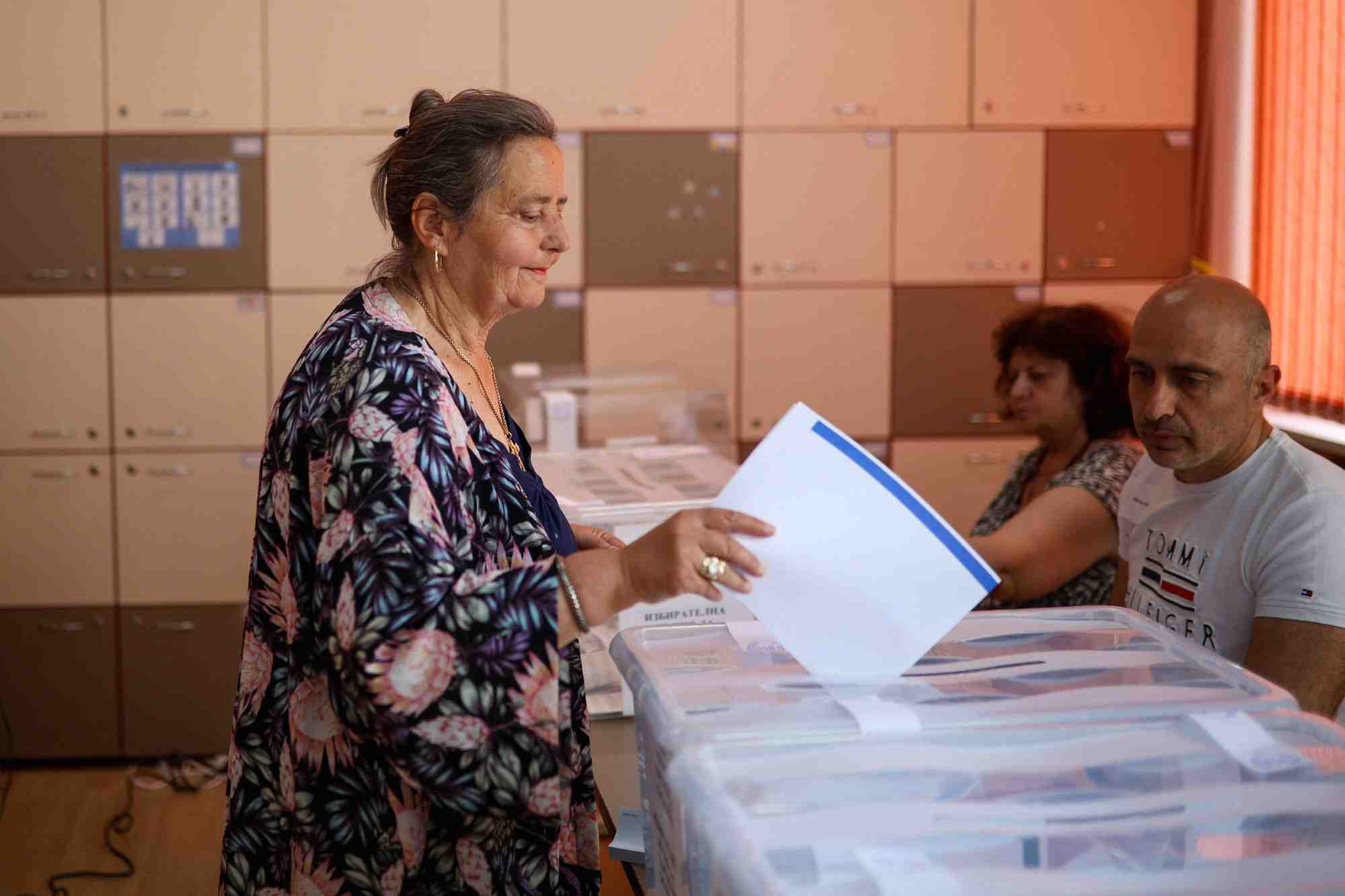 Elections legislatives et europeennes anticipees a sofia