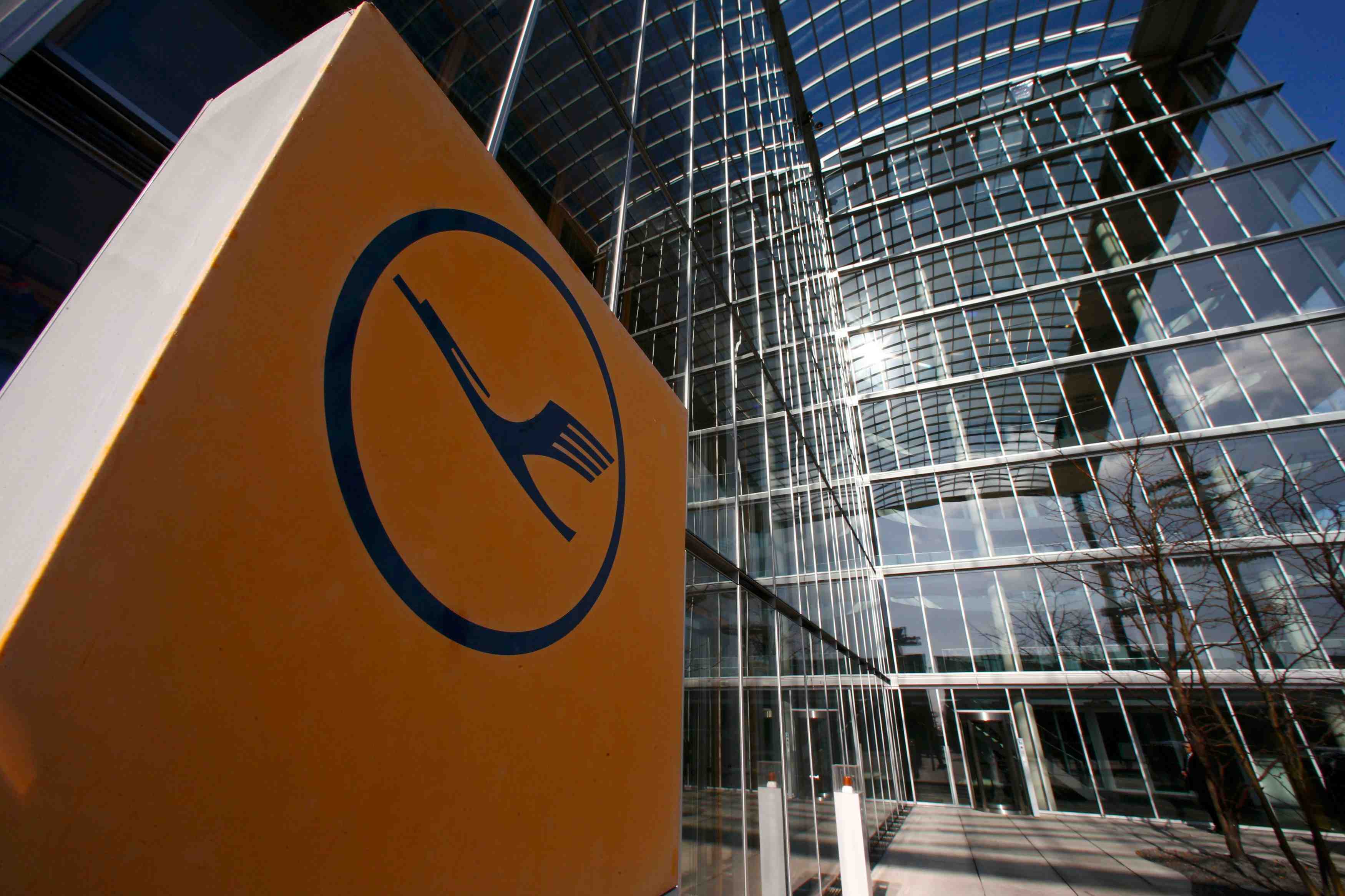 Lufthansa annule 750 vols mercredi en raison d'une greve des pilotes