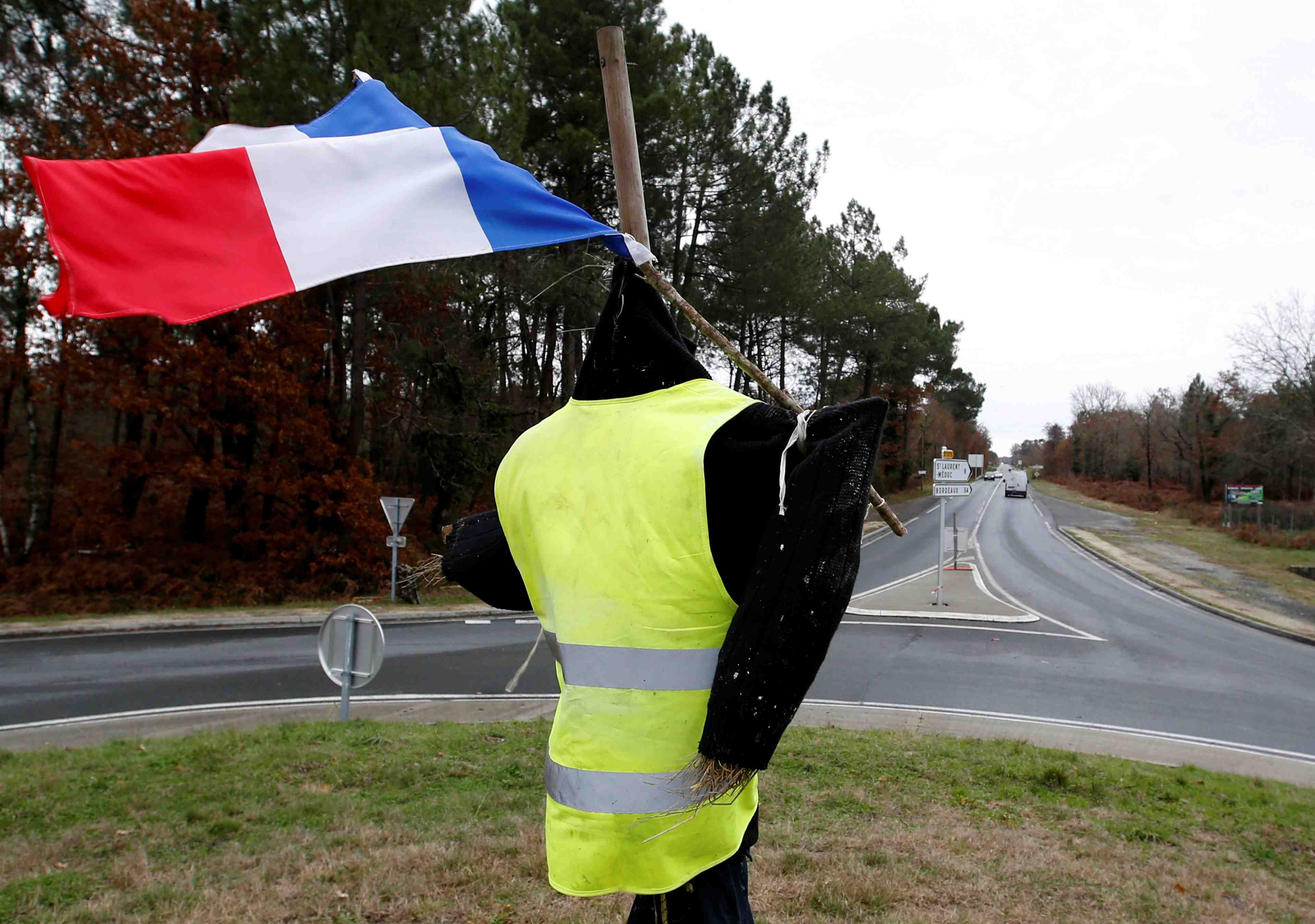 Gilets jaunes: paris baisse le rideau samedi