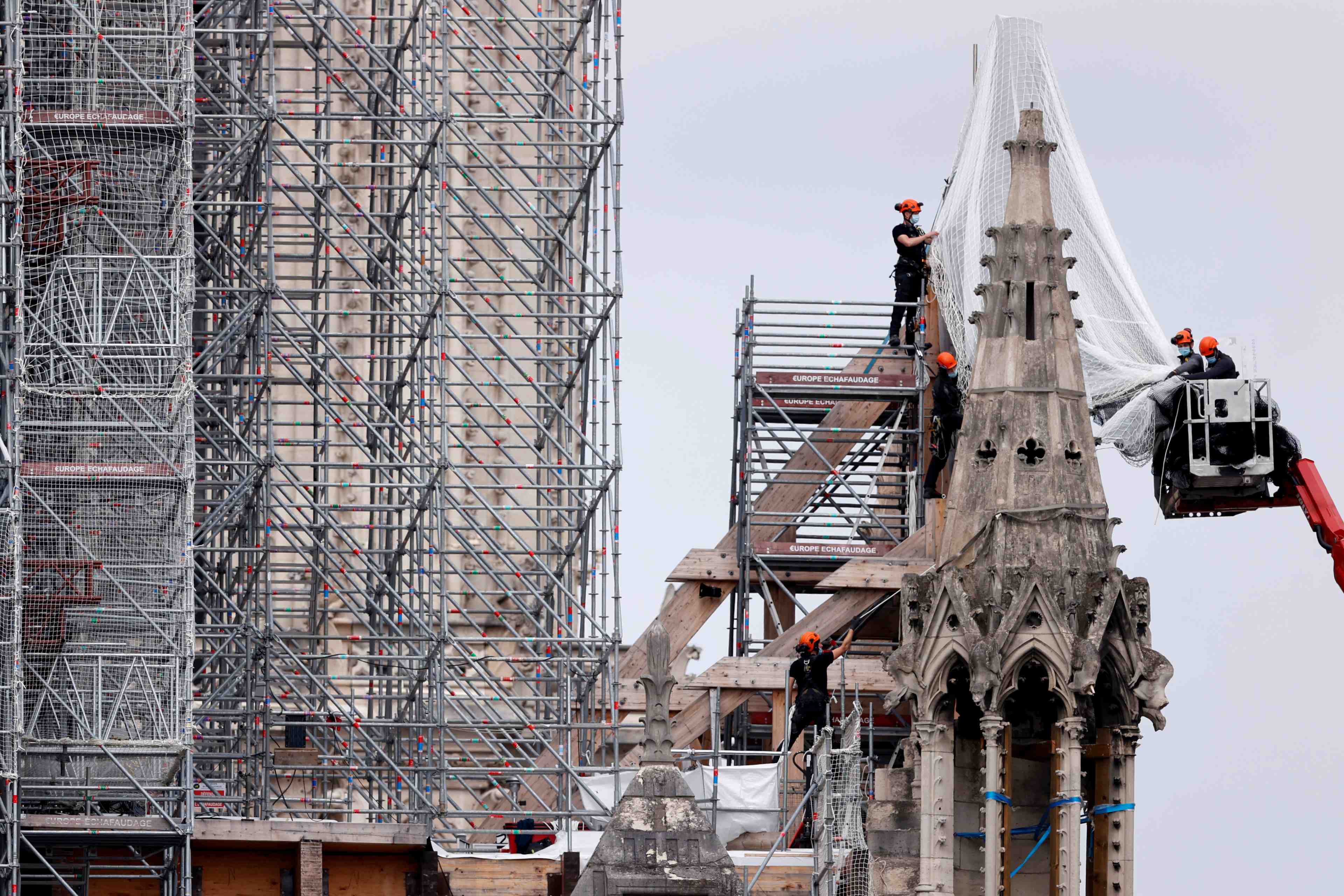 Notre-dame retrouvera sa fleche a l'identique