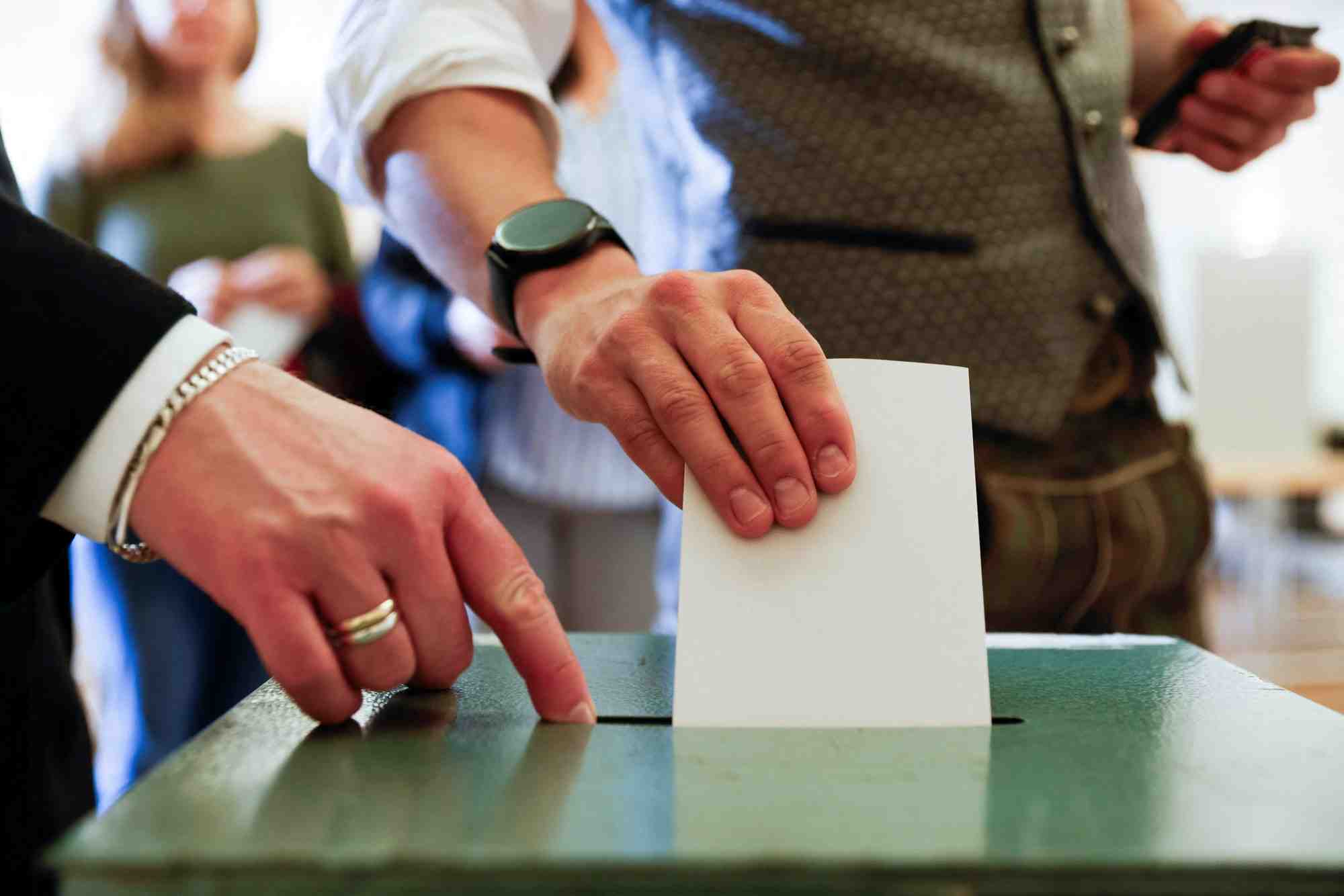 Selon notre sondage Elabe pour BFMTV et La Tribune Dimanche, le Rassemblement national est crédité de 31% des intentions de vote au premier tour.