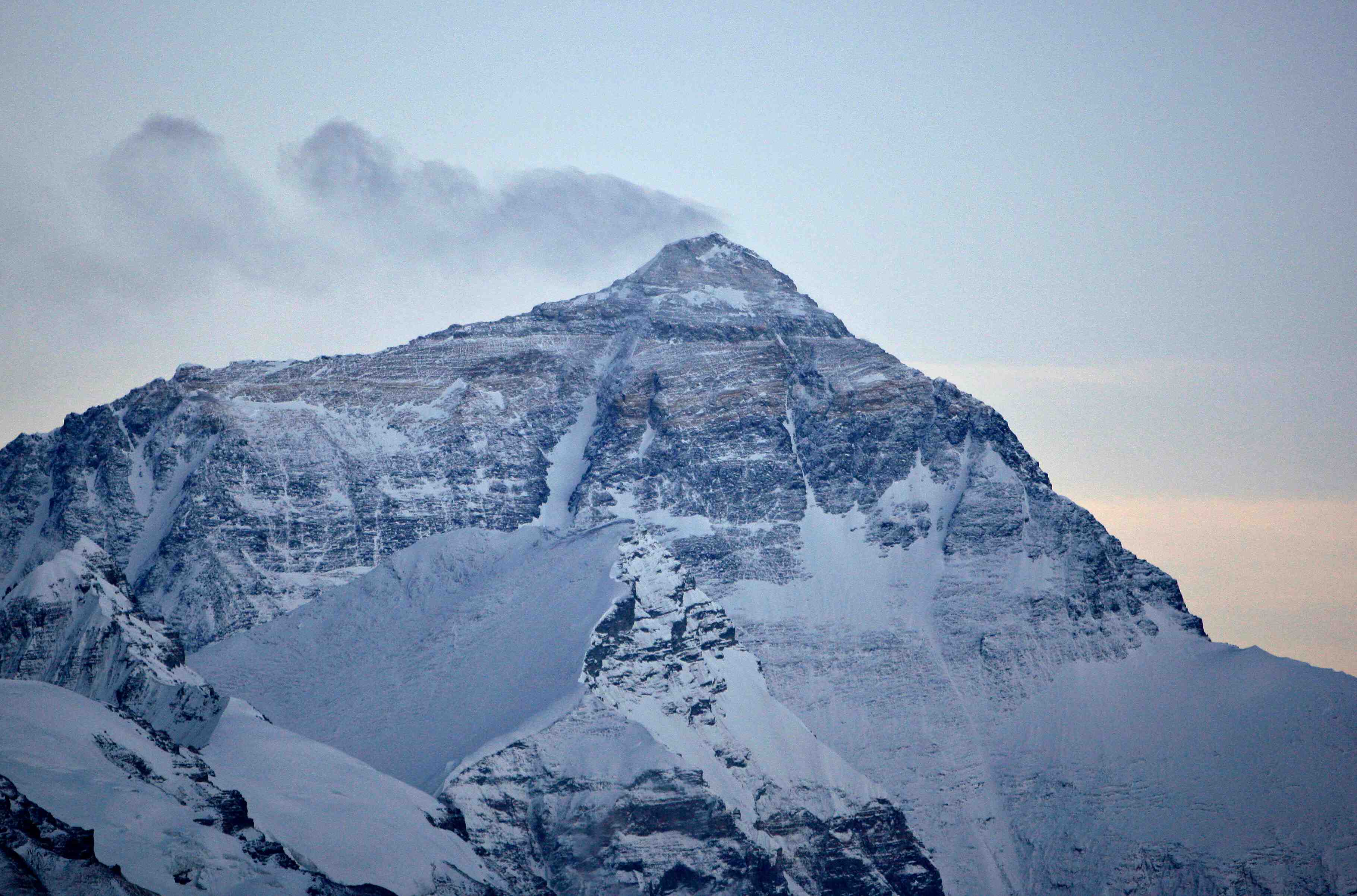 Neuf sherpas au sommet de l'everest