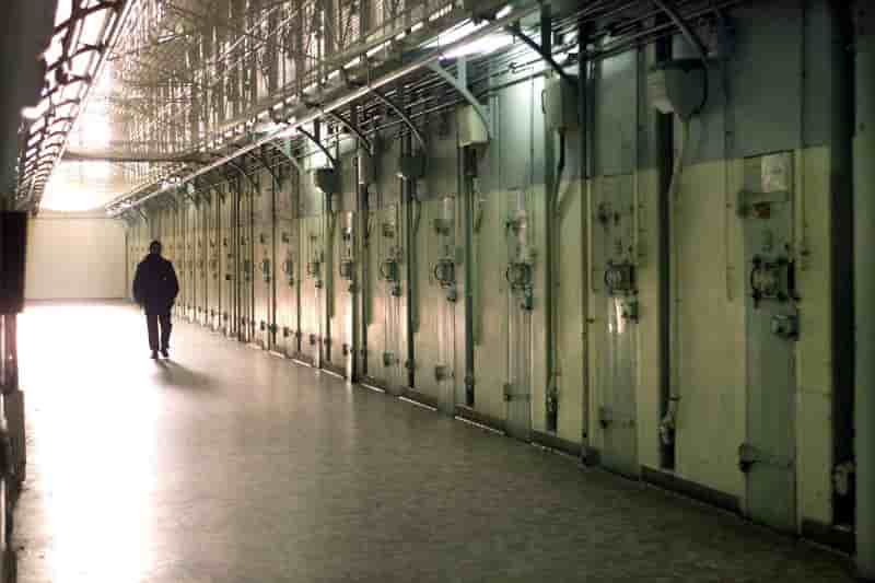 Les prisons en france ont besoin de 10.000 a 16.000 cellules de plus