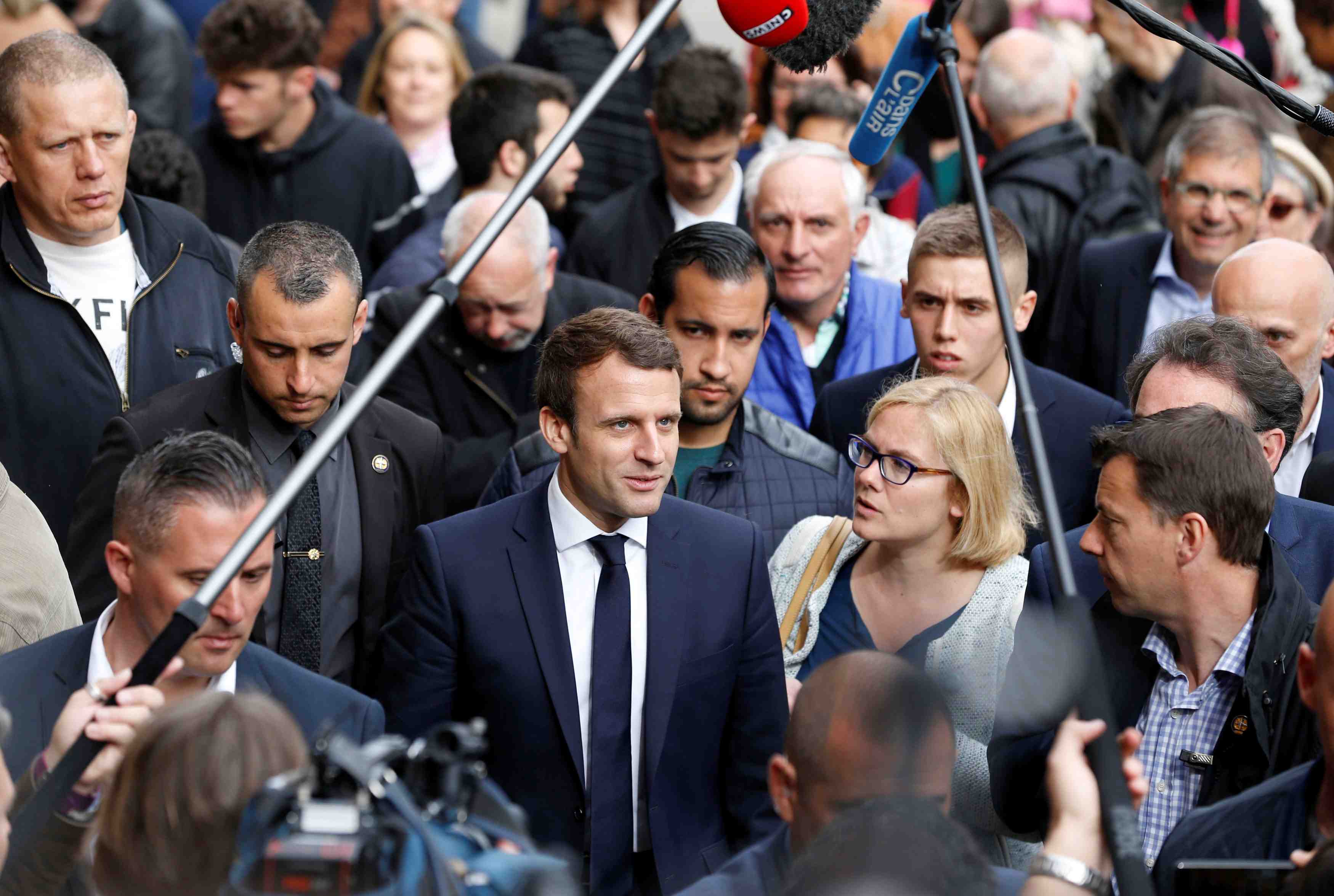 Sondage ifop-fiducial: macron l'emporterait avec 63% des voix contre le pen