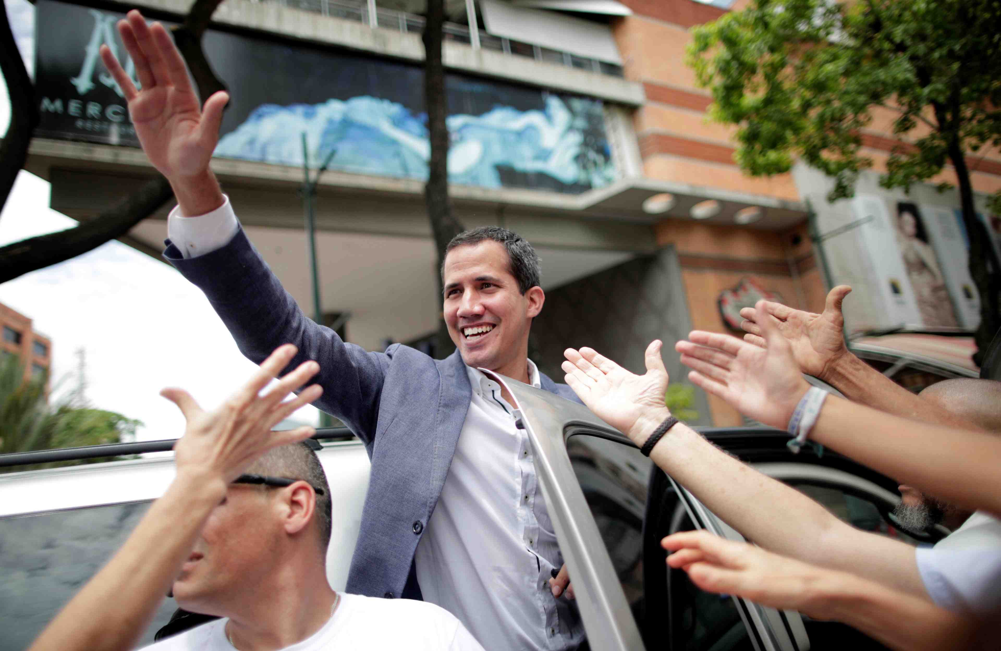 Un general venezuelien appelle l'armee au soulevement contre maduro