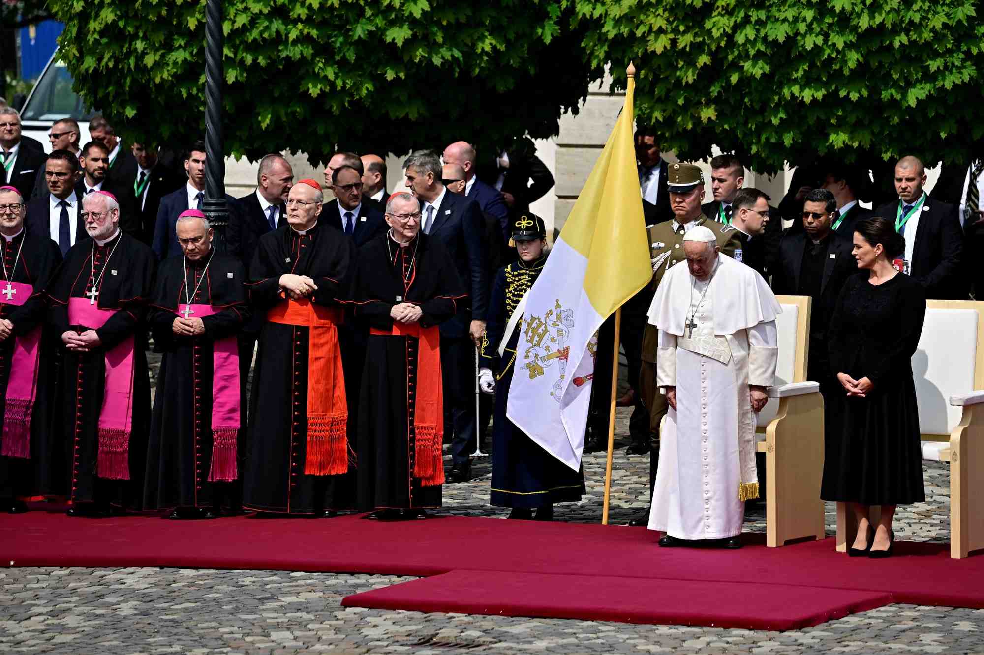 Photo du pape francois lors de son voyage en hongrie