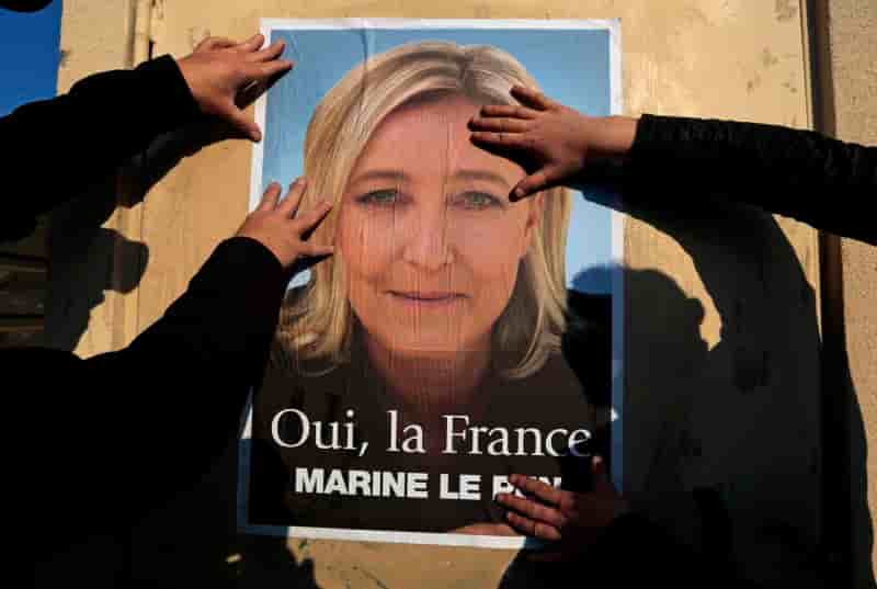 Le FN fusionne avec deux listes divers droite