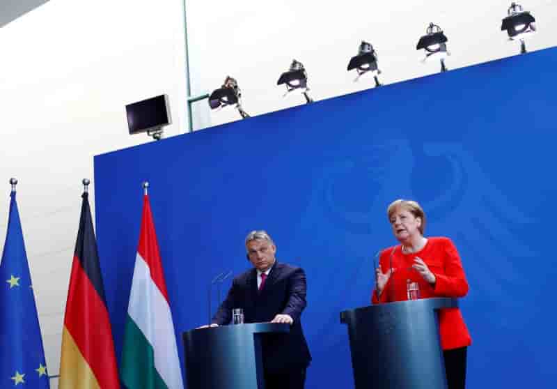 Passe d'armes entre merkel et orban sur les migrants