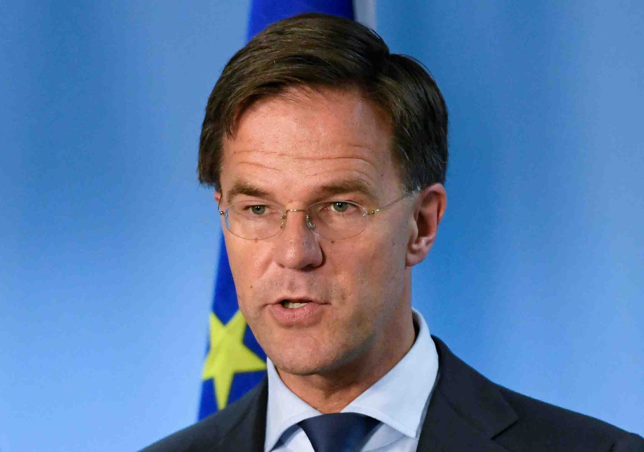 Les pays-bas opposes a une armee europeenne, preferent l'otan