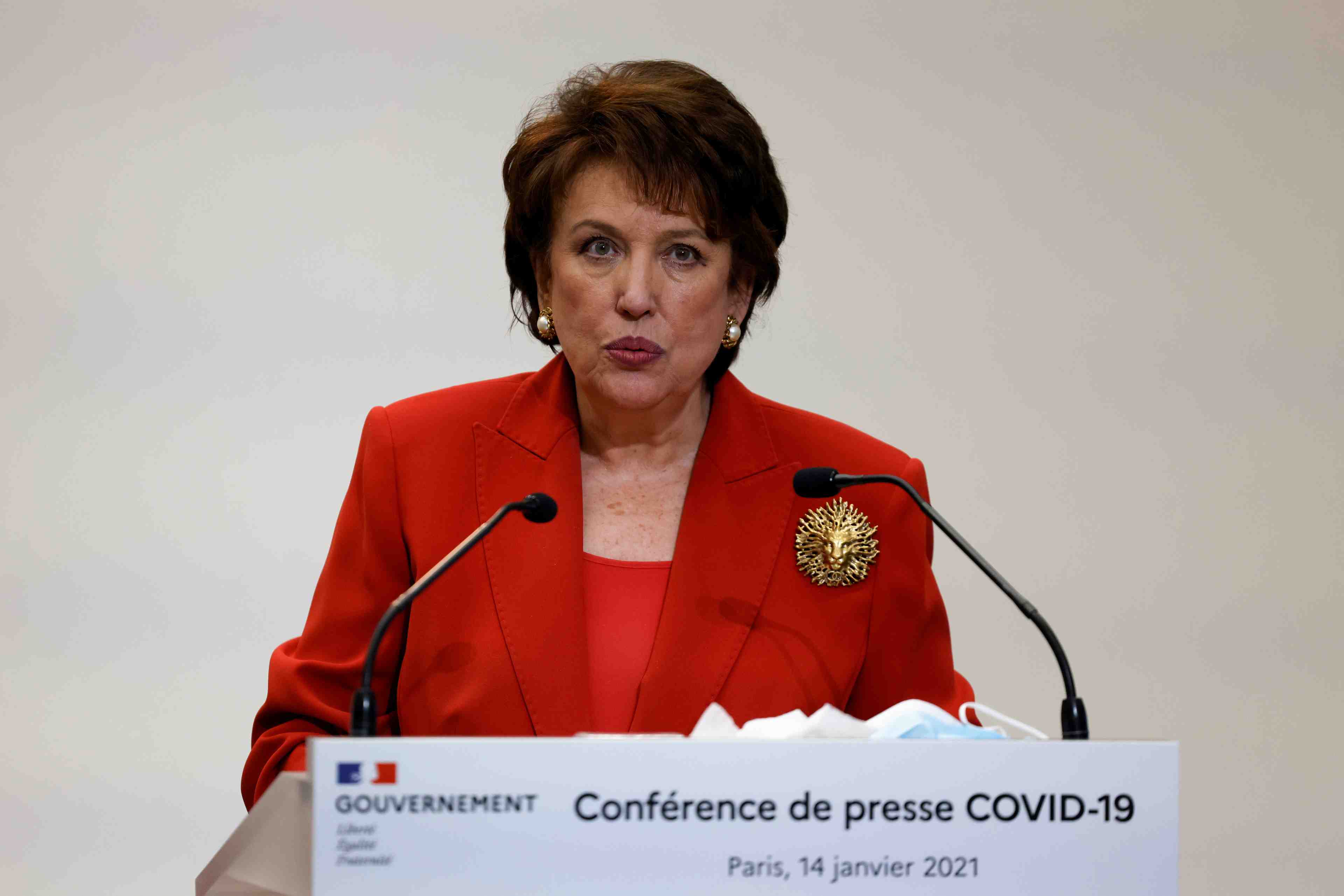 Coronavirus: roselyne bachelot hospitalisee, rapporte l'afp
