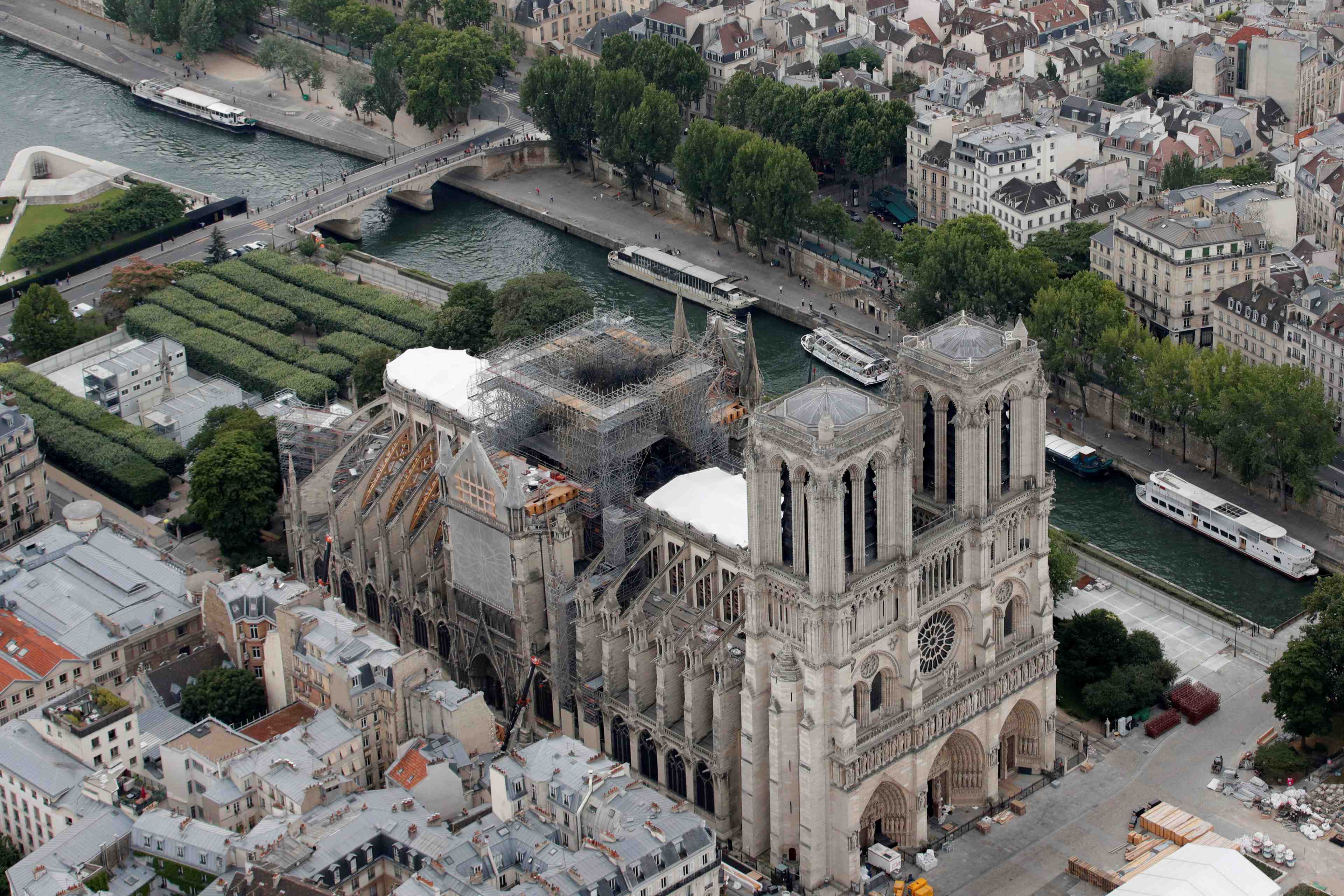 Le chantier de notre-dame de paris reprendra mi-aout