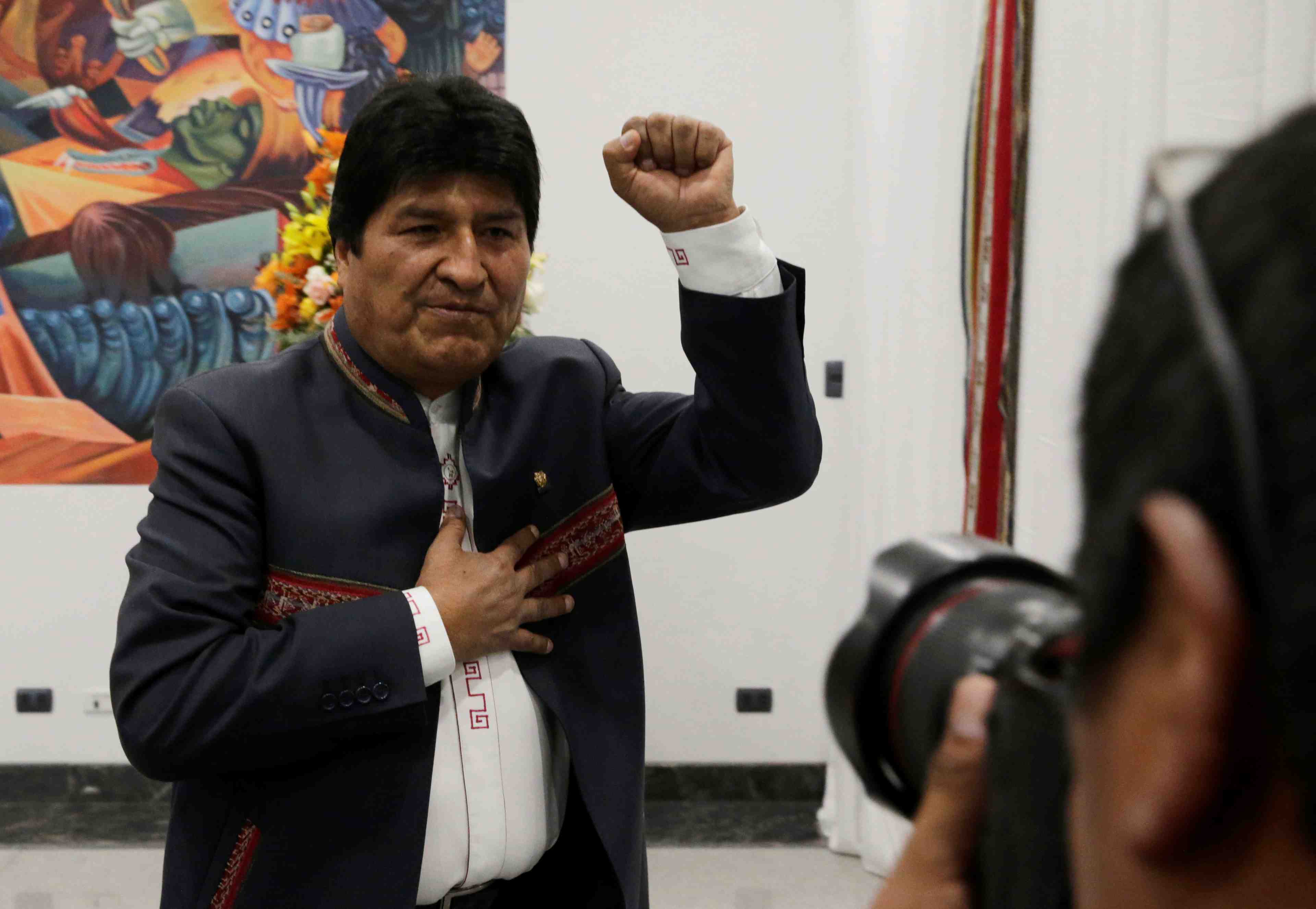 Morales victorieux de la presidentielle en bolivie des le premier tour