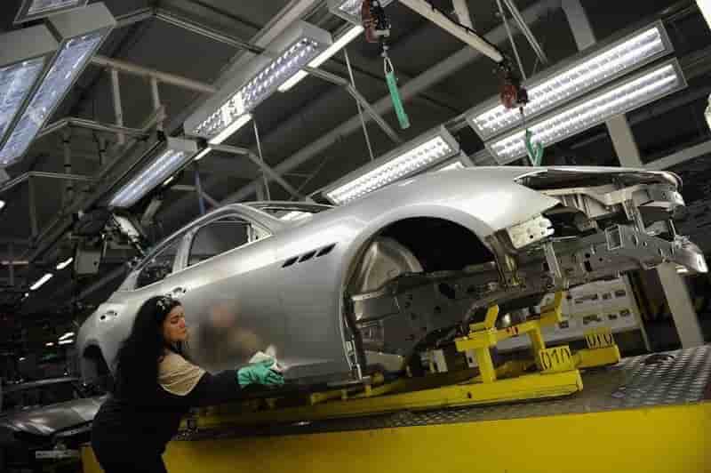 Net repli de la production industrielle en italie