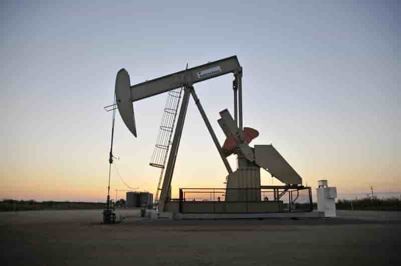 Les prix du petrole resteront deprimes en 2016