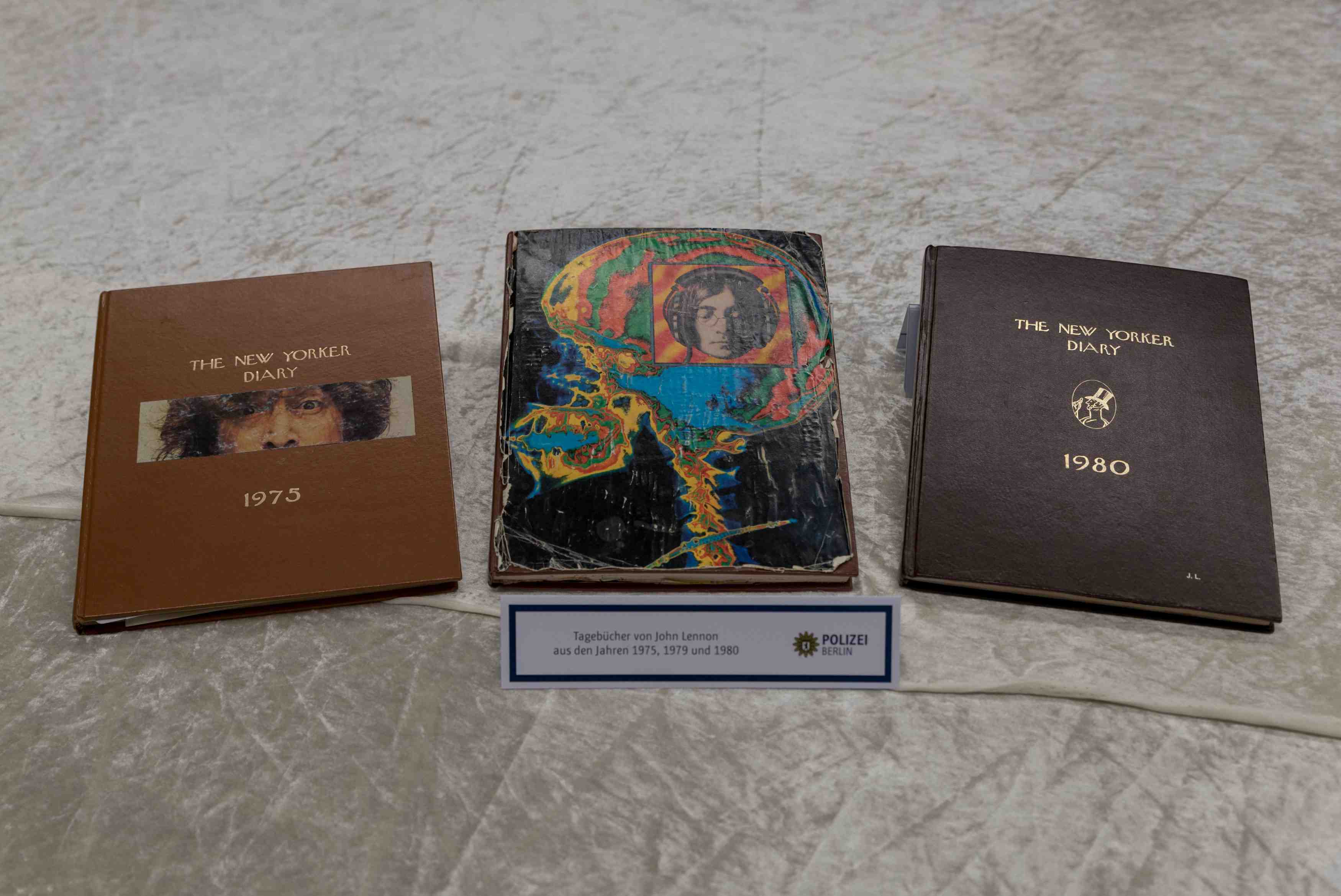 Un journal intime de john lennon vole en 2006 retrouve a berlin