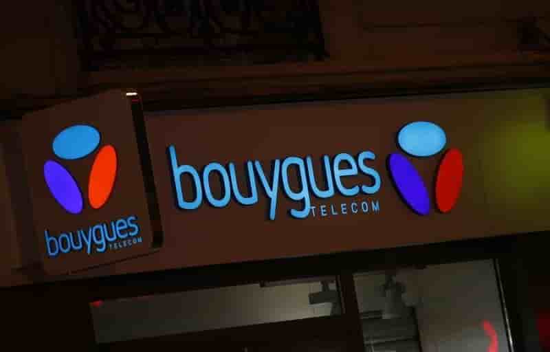Bouygues dans le rouge a la mi-seance a la bourse de paris