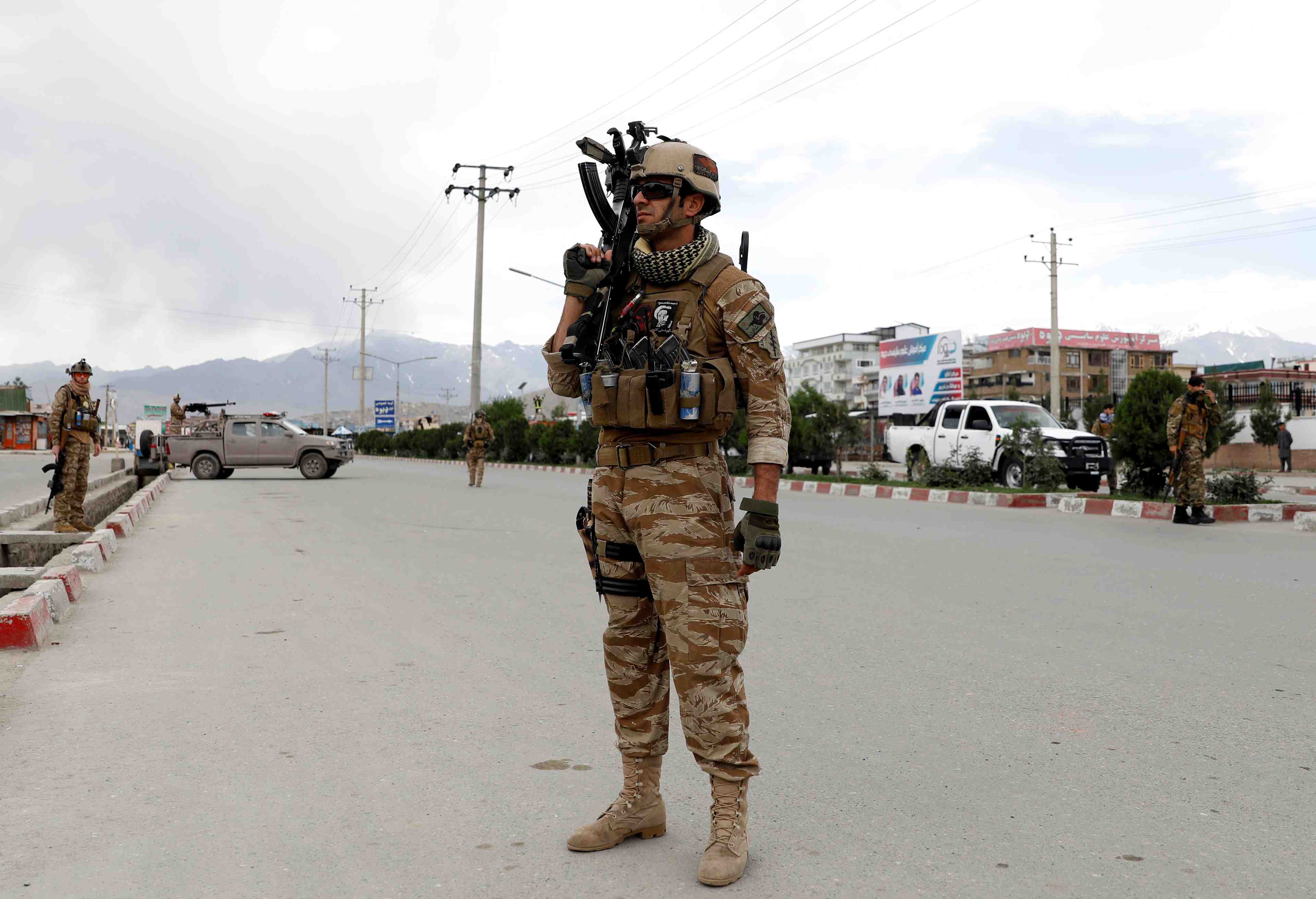 Six morts a kaboul dans un attentat revendique par l'ei