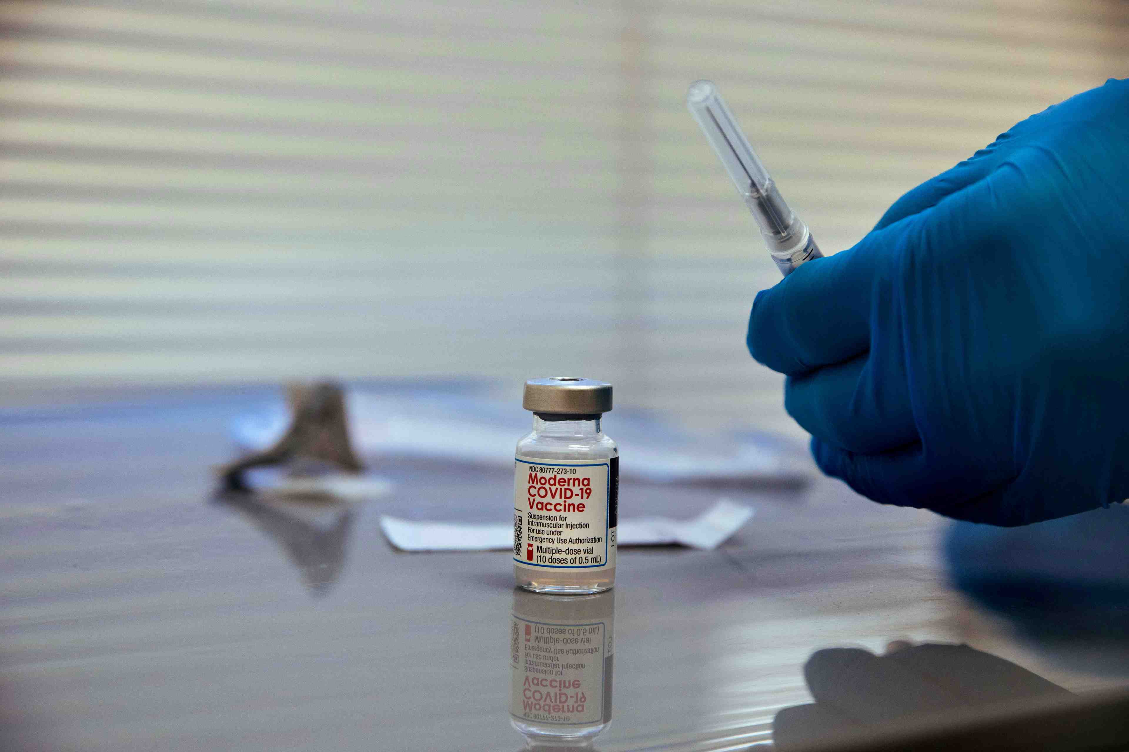 Coronavirus: l'ue en pourparlers avec moderna, valneva et novavax
