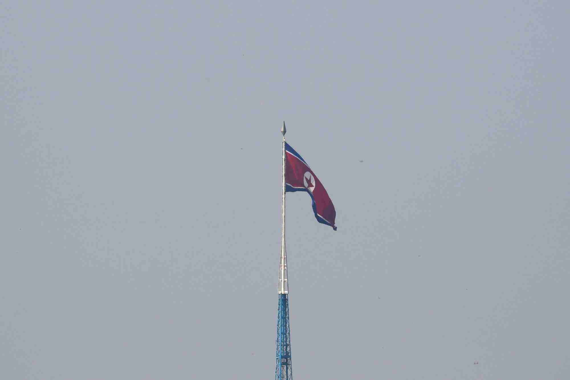 Photo d'archives du drapeau de la coree du nord