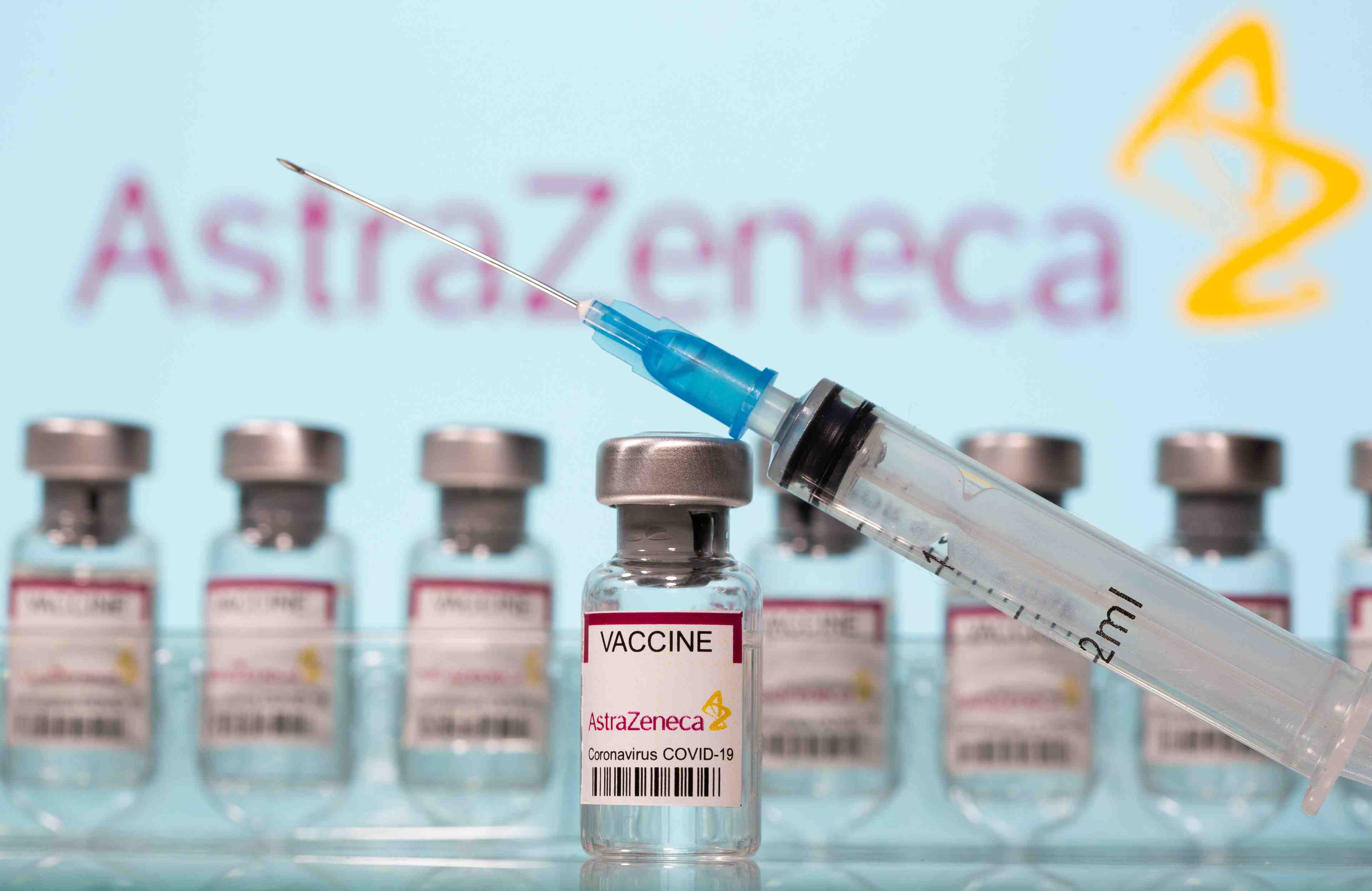 Trois personnes soignees en norvege apres avoir recu le vaccin d'astrazeneca