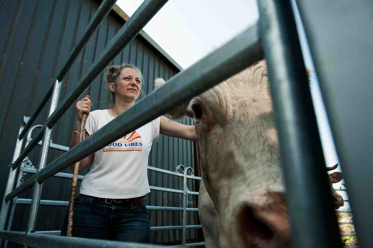 Emilie Jeannin a créé le Boeuf Ethique, premier abattoir mobile de France