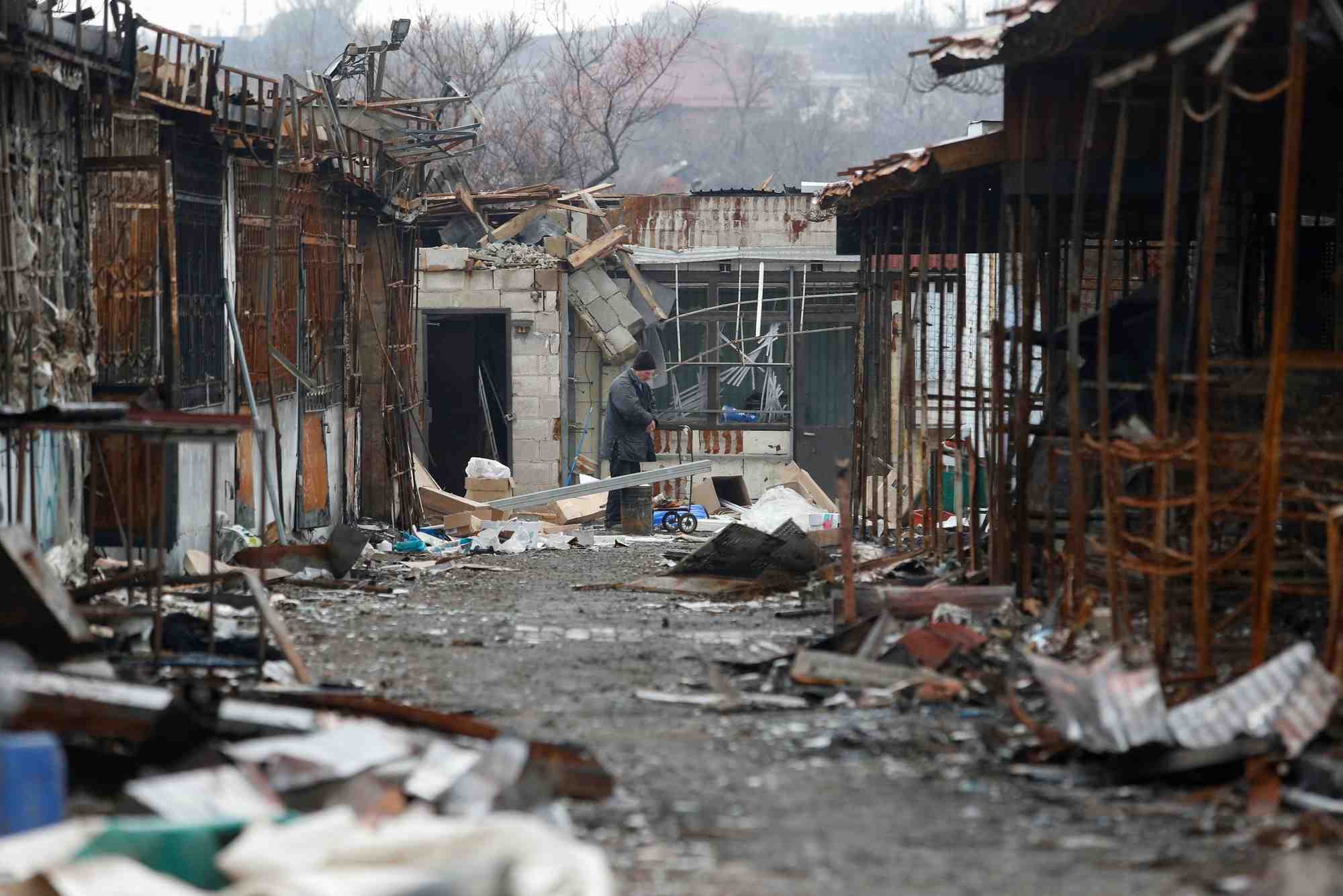 Ukraine: les combats font rage autour de l'acierie et du port de marioupol