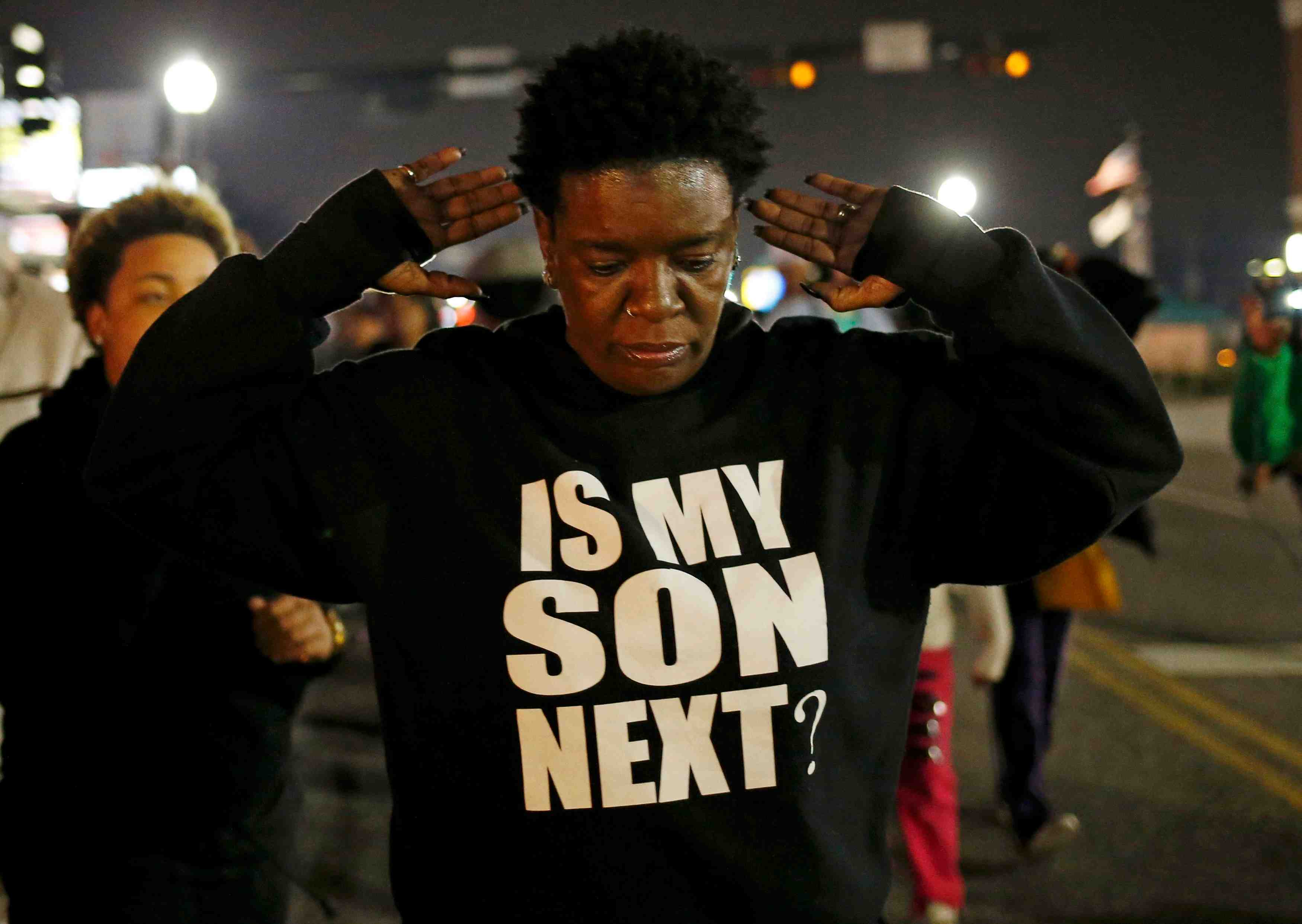 Obama ne voit aucune excuse aux actes criminels a ferguson