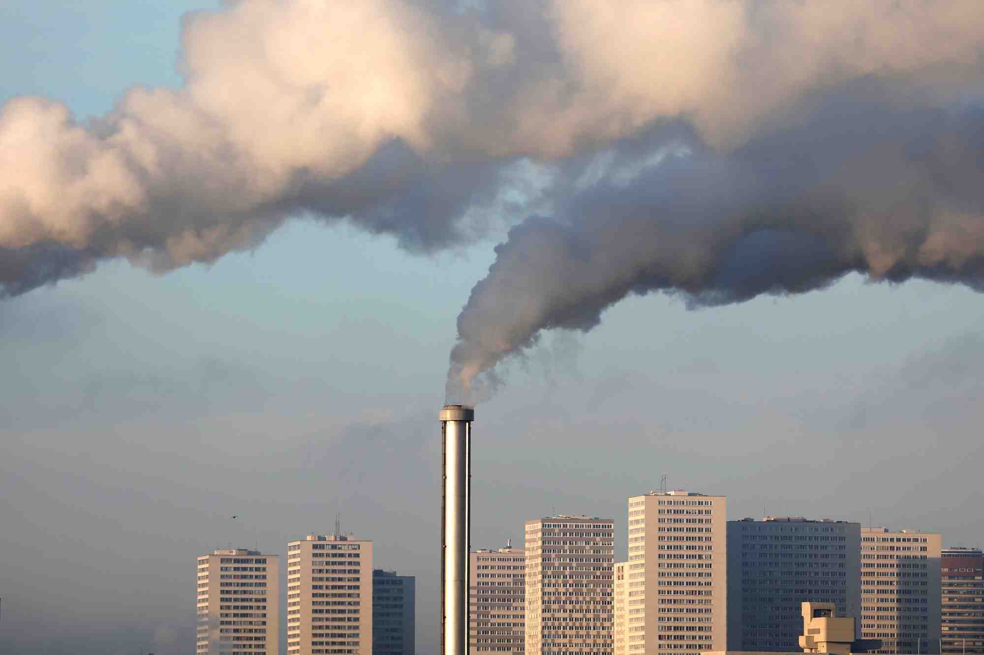 France: l'etat francais condamne pour "carences fautives" dans la lutte pour le climat