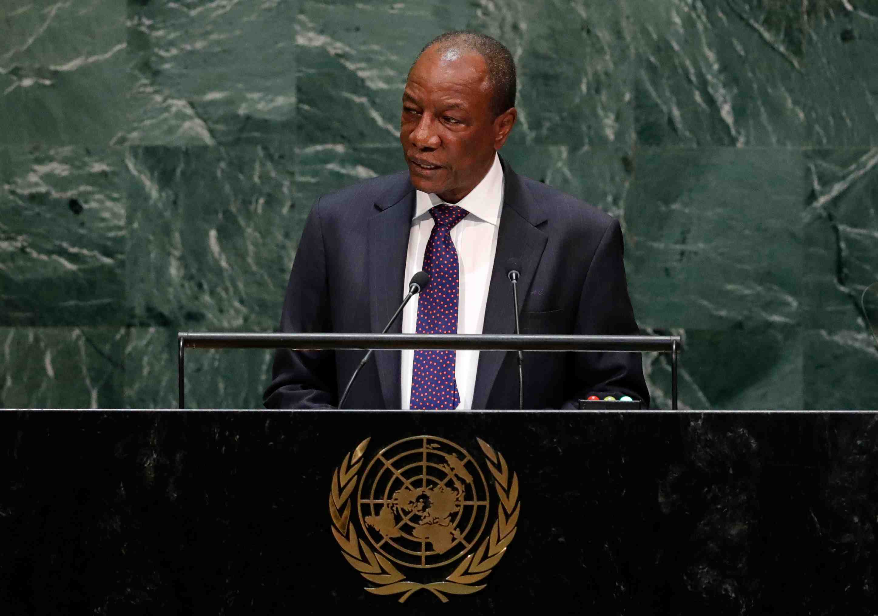 Guinee: des videos montrent l'arrestation du president conde