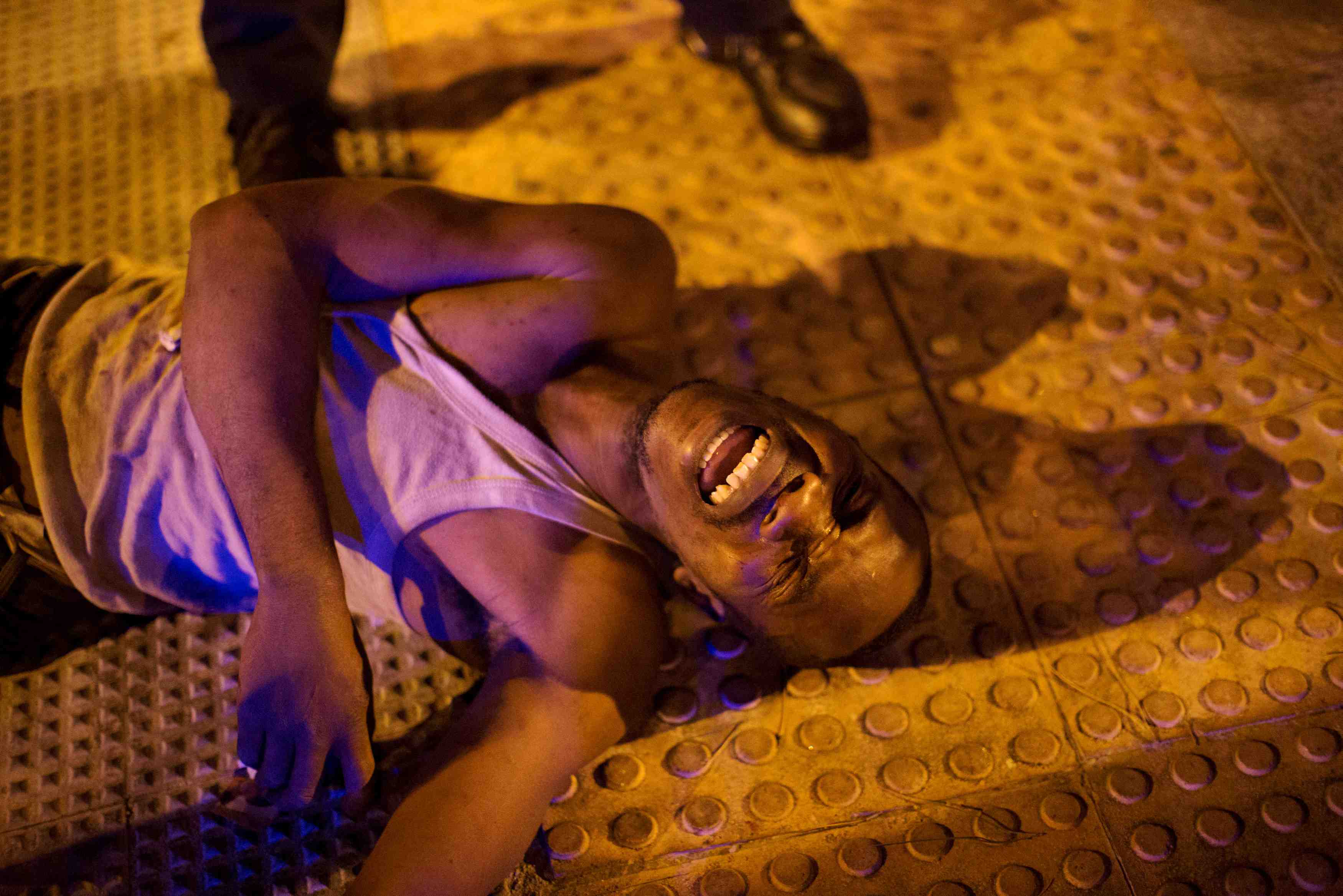 Pres de 70 migrants blesses en tentant d'entrer a ceuta