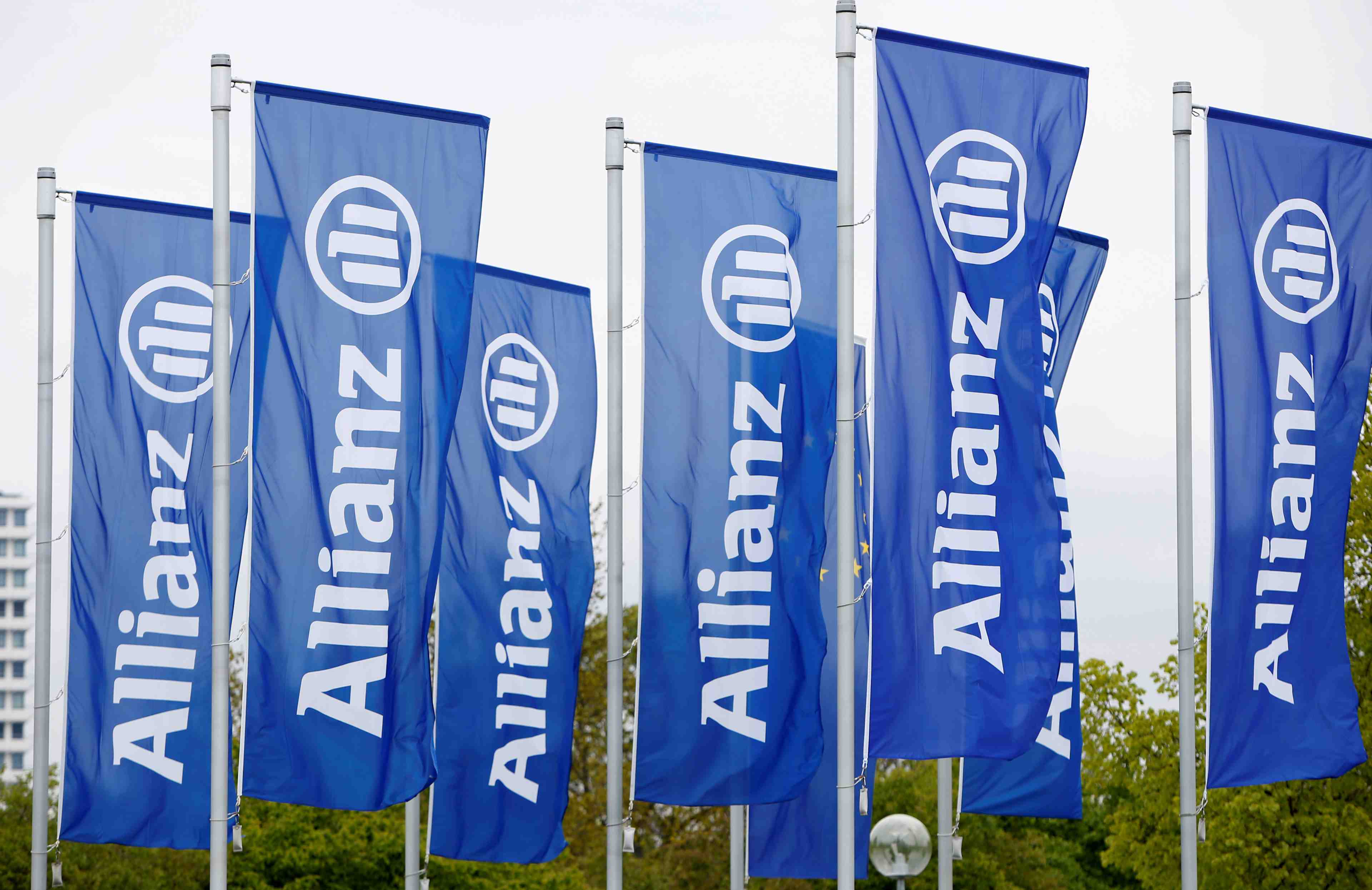 Un consortium mene par allianz negocie la reprise des activites d'aviva en france, selon des sources