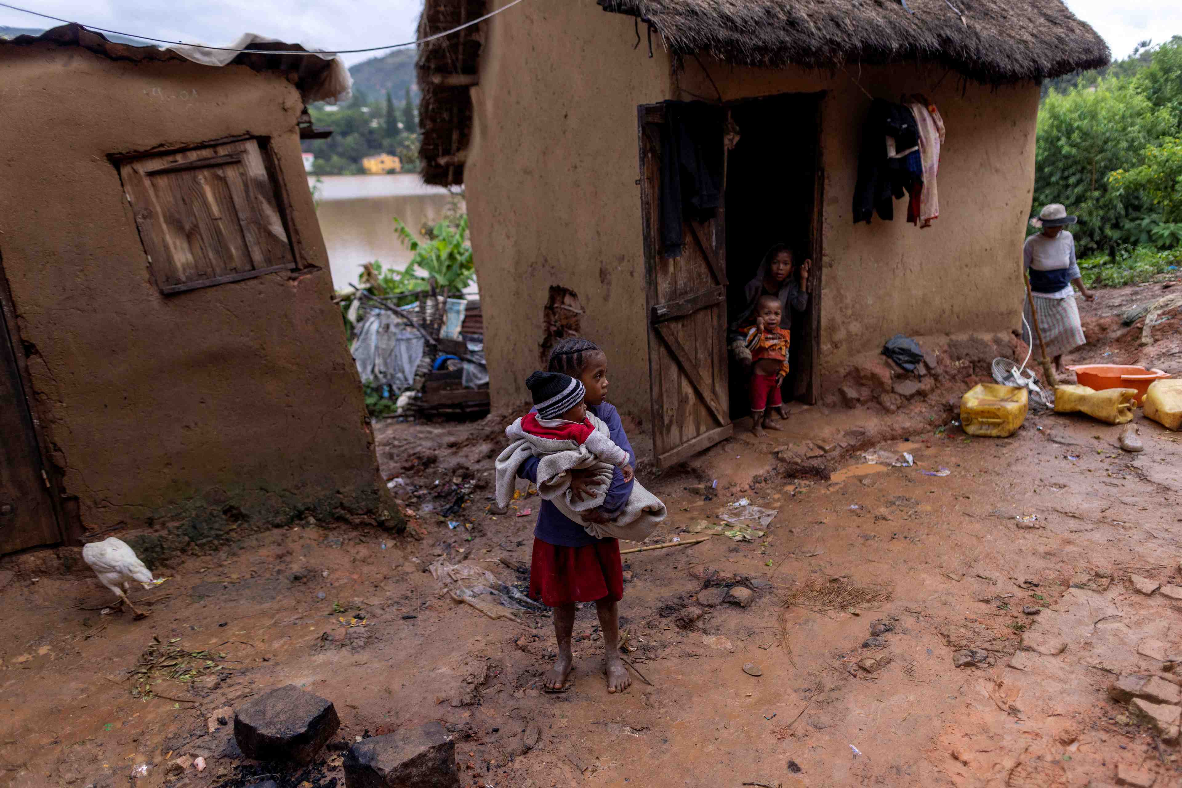 Au moins 10 morts apres le passage du cyclone batsirai a madagascar