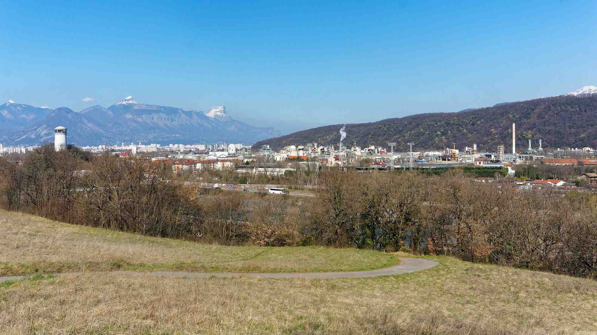 Alors que le ministre de l'Industrie se rendait pour la première fois sur la plateforme chimique de Pont-de-Claix depuis la chute de Vencorex, un nouveau projet porté par des acteurs locaux serait toujours dans les cartons pour porter les activités qui n'ont pas été reprises par BorsodChem.