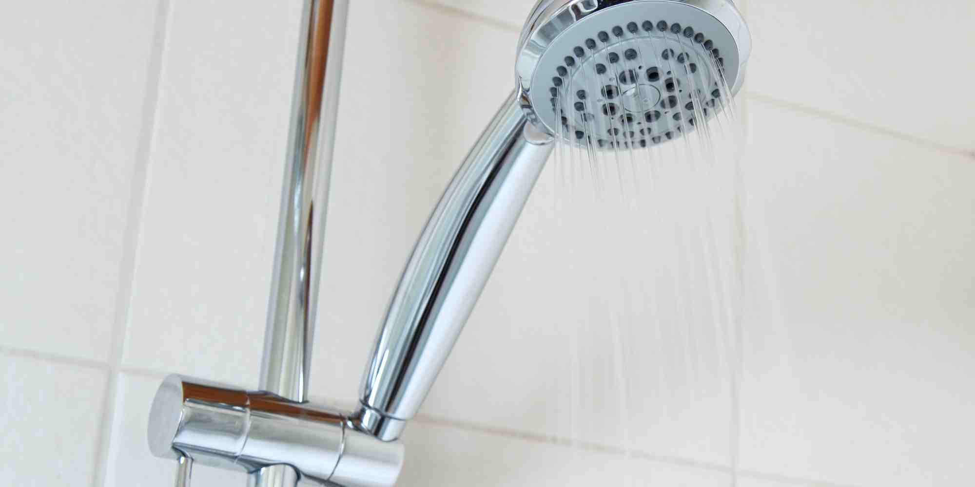 La douche cyclique créée par la statup Ilya permet de réaliser une économie d’eau de 90 %.