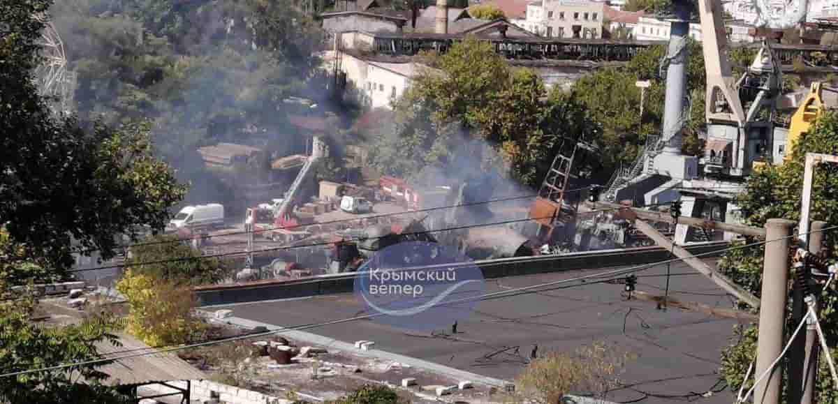 Vue de la suite d'une attaque de missile ukrainien sur sebastopol, en crimee