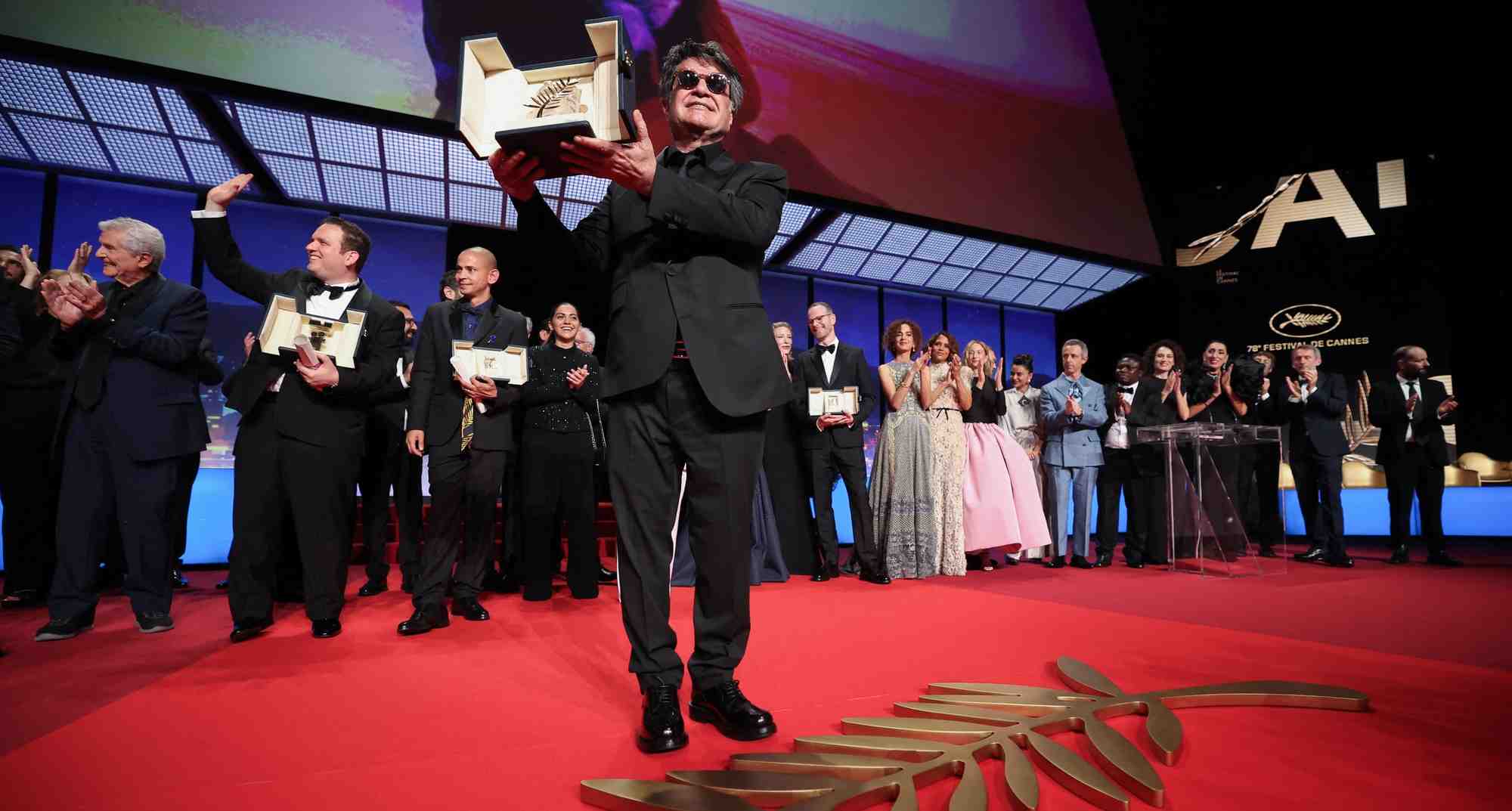 Jafar Panahi remporte, samedi 24 mai, la Palme d'or de l'édition 2025 du Festival de Cannes avec son film « Un simple accident ».