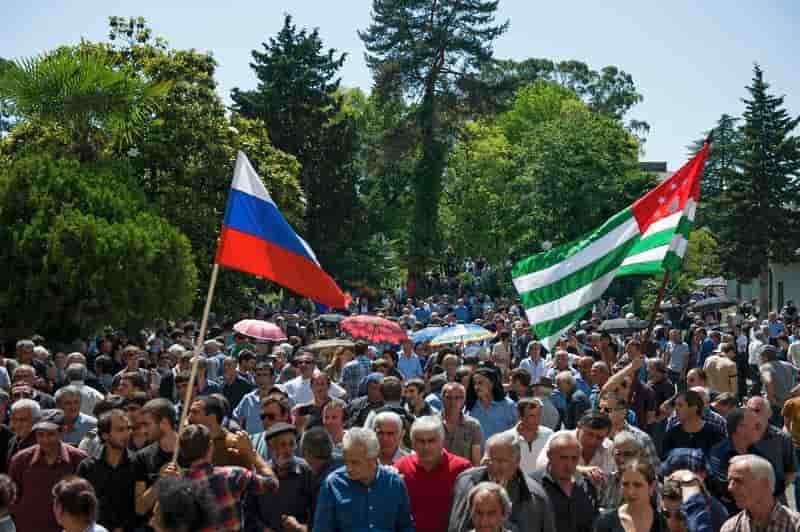 Le Parlement abkhaze veut une élection présidentielle en août