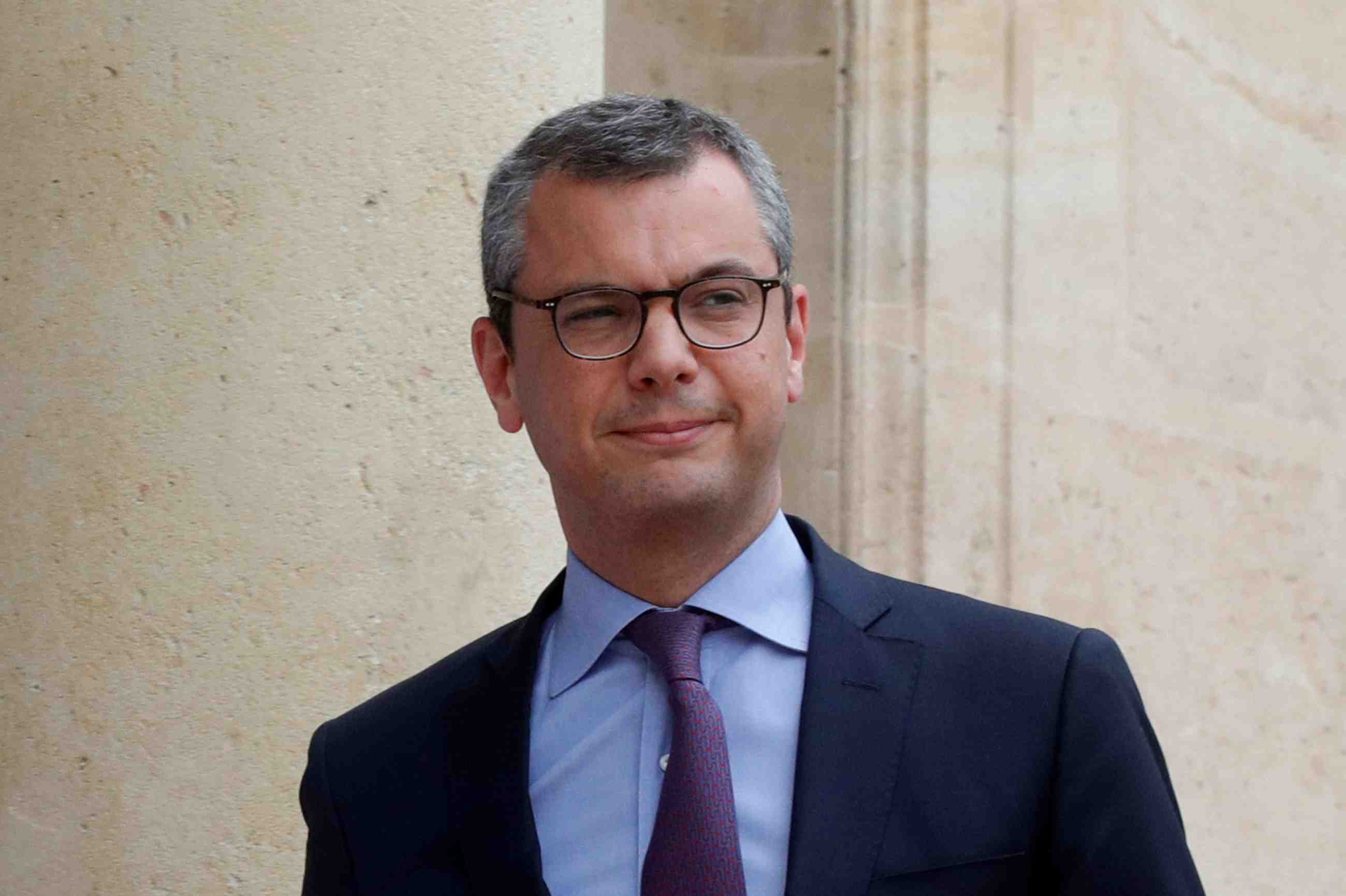 Le gouvernement fait front derriere alexis kohler