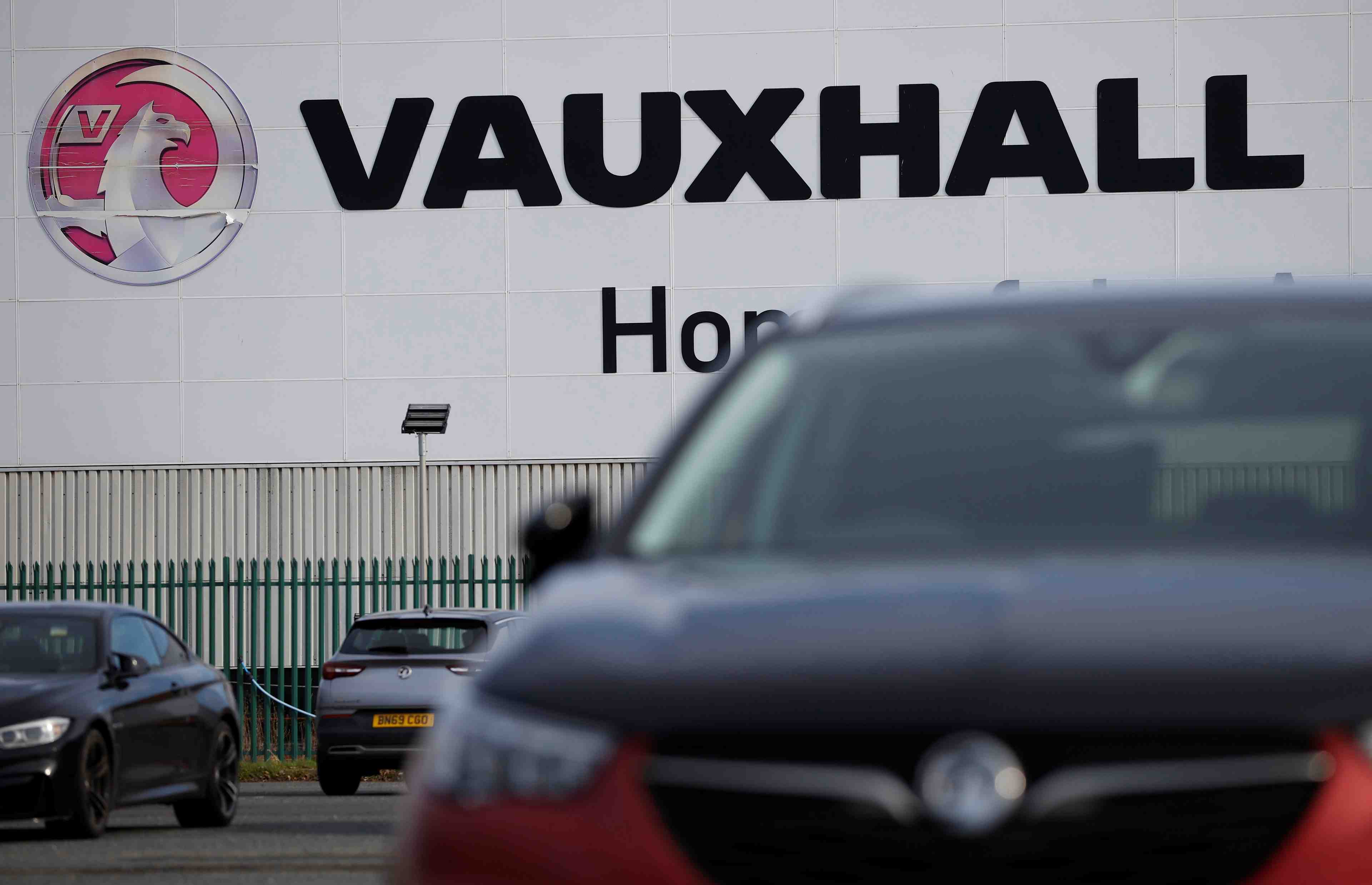 Grande-bretagnee: tavares satisfait des discussions sur l'avenir de l'usine vauxhall