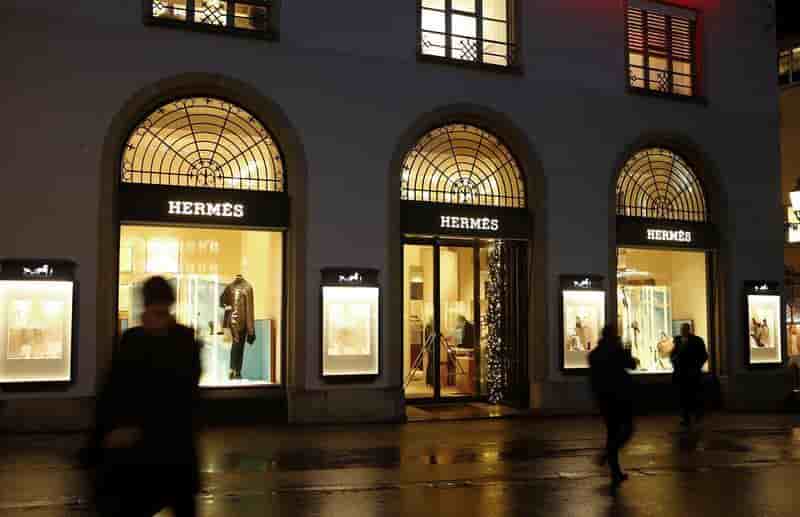Hermès relève sa prévision de marge après un 4e trimestre solide