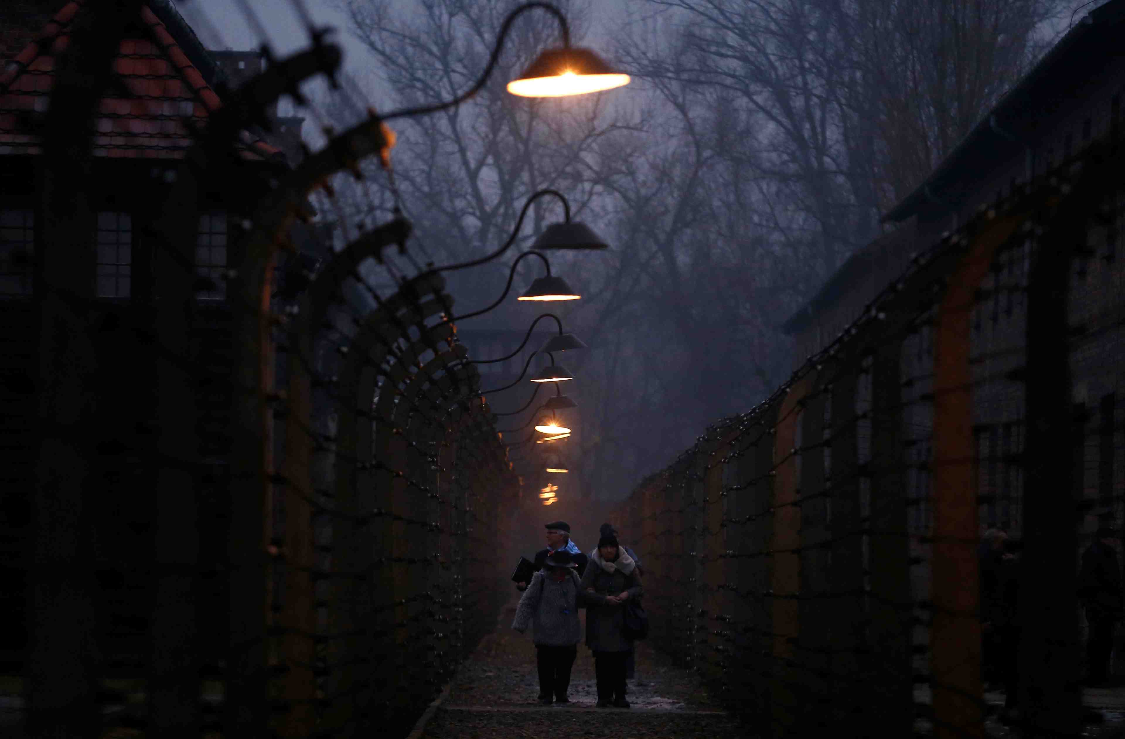 Loi sur l'holocauste: varsovie dit vouloir dialoguer avec israel