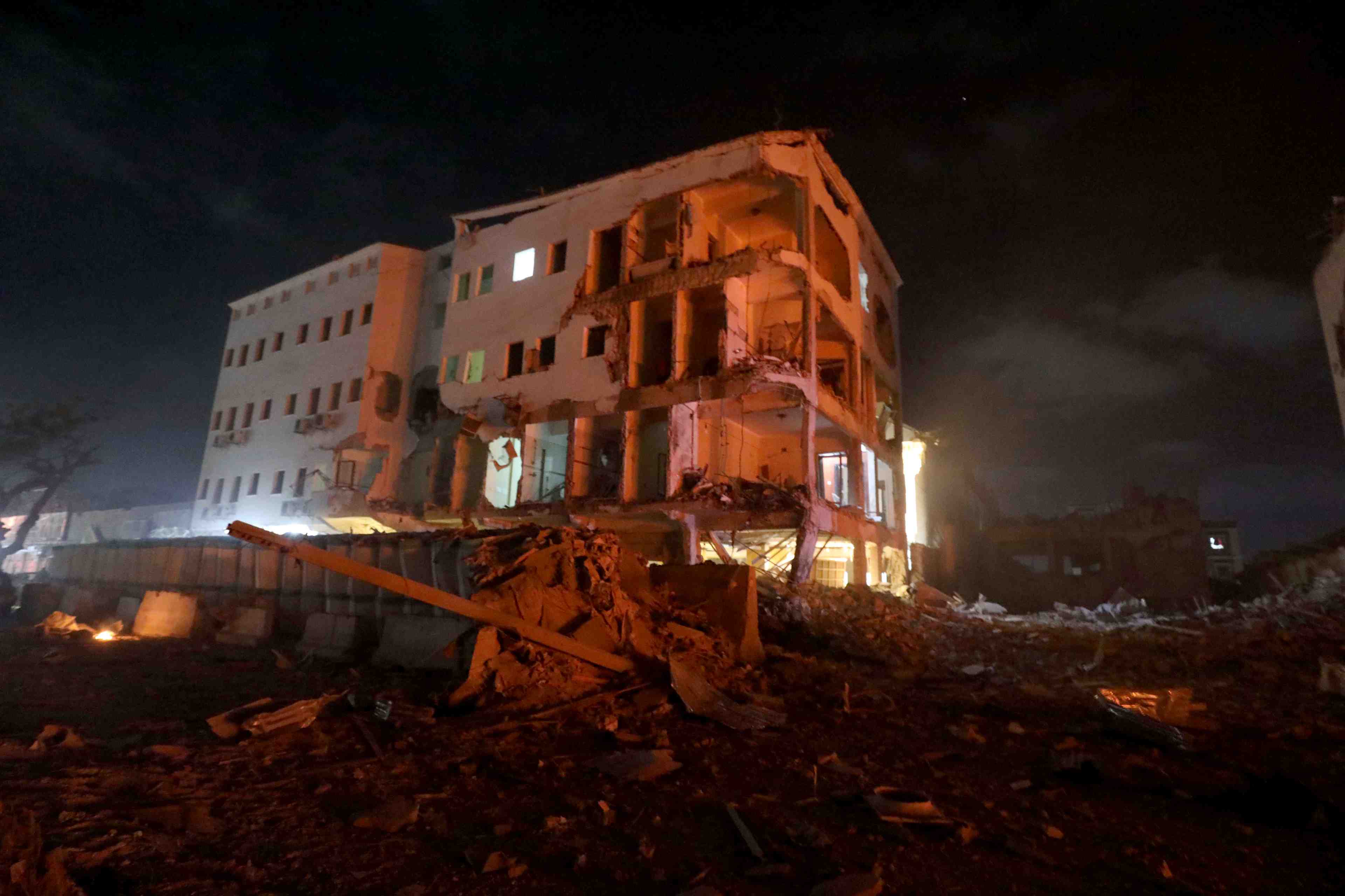 Attentat a mogadiscio, au moins dix morts