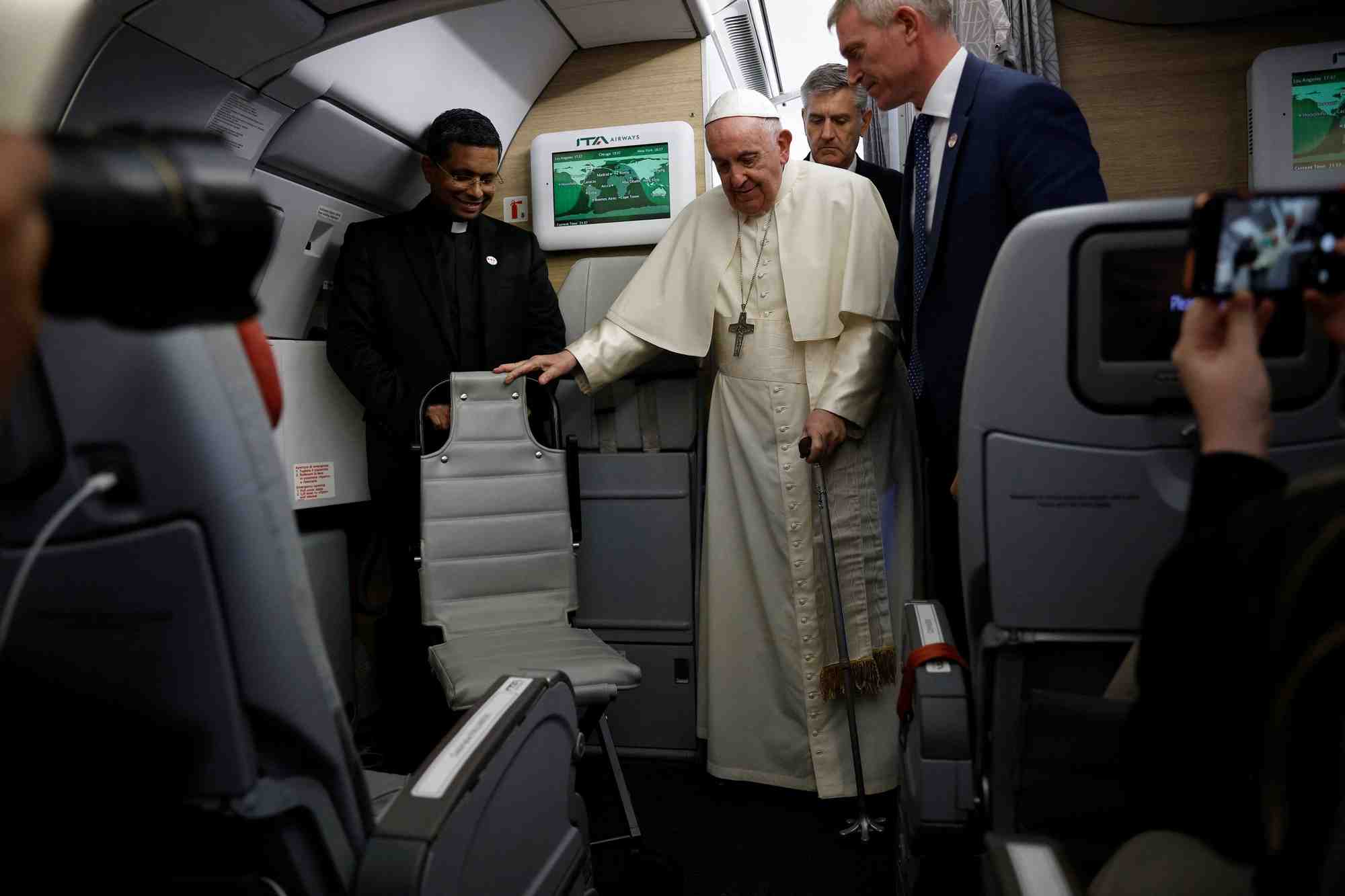 Le pape dit que sa sante le fait entrer dans une nouvelle phase