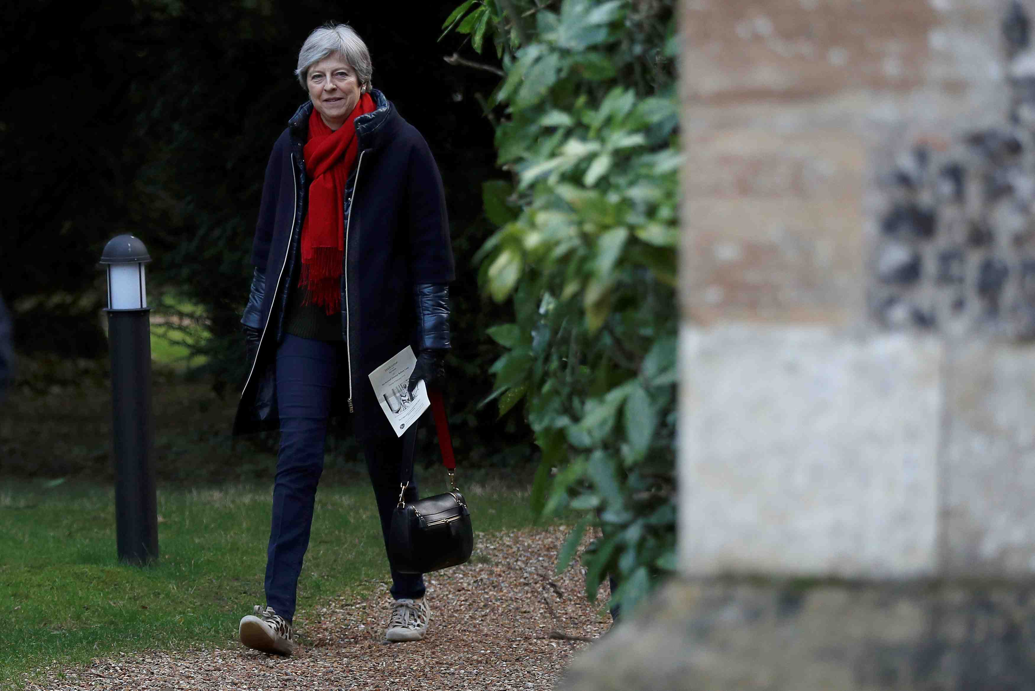 Theresa may veut lutter contre les abus verbaux sur internet