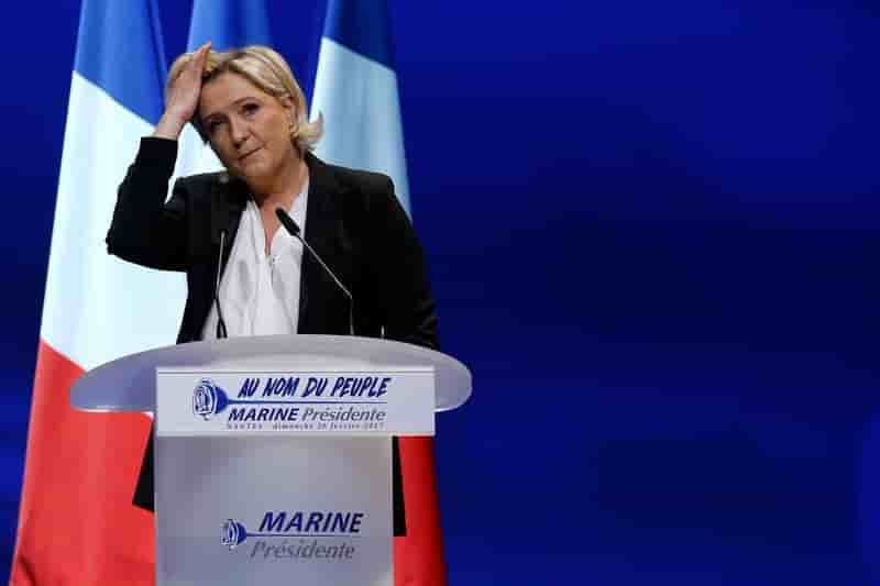 Le fn reste confronte a la defiance des francais