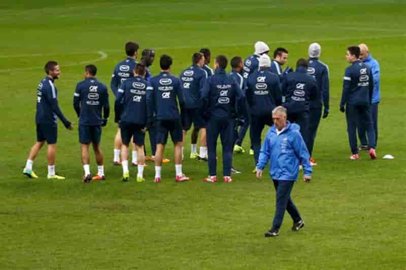 Mondial: Hugo Lloris plaide la "folie"