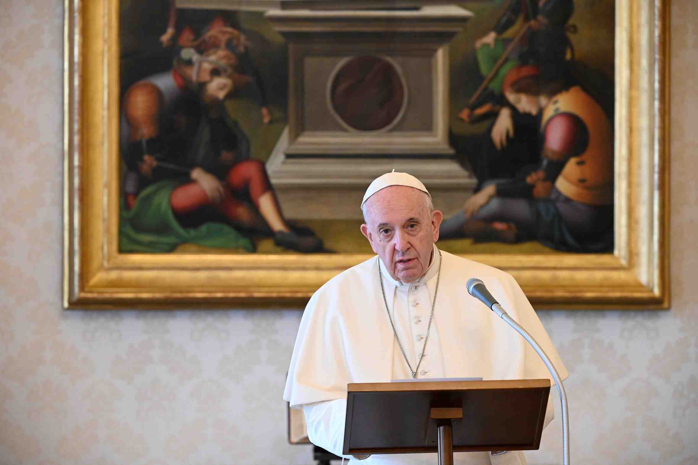Le pape appelle a proteger les femmes des violences domestiques