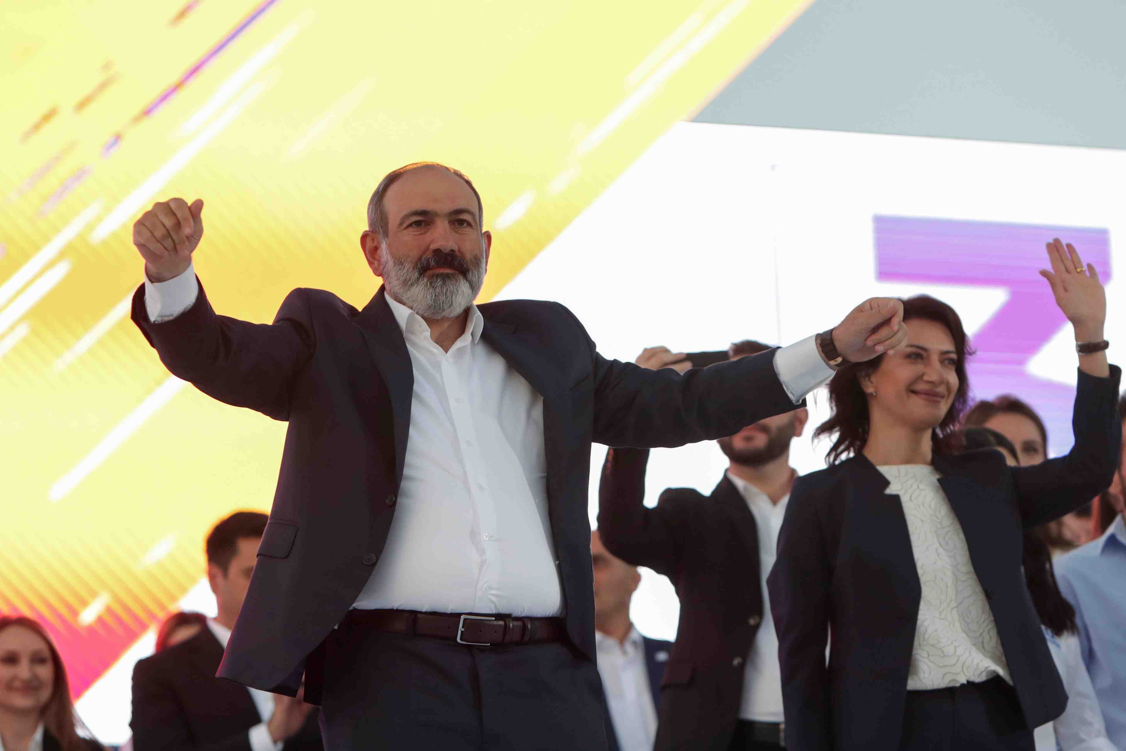 Armenie: pachinian revendique la victoire aux elections legislatives