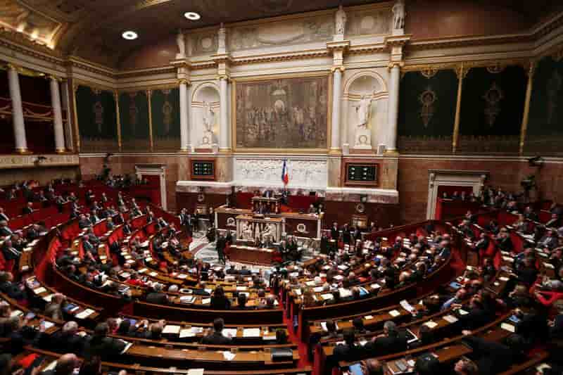 Hollande estime la ligne clarifiée après la fronde socialiste