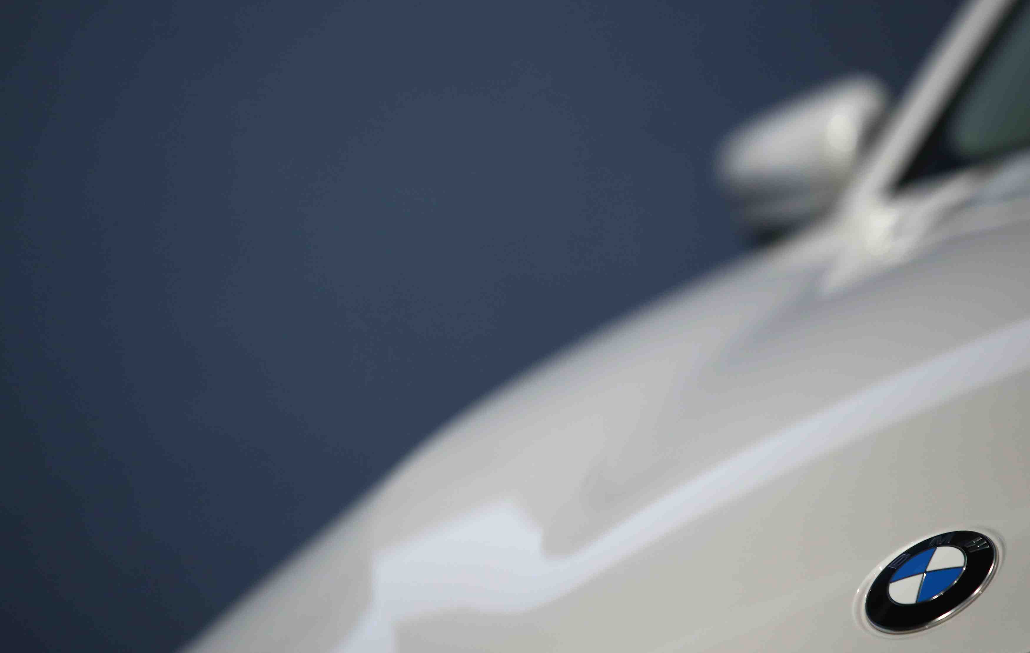 Les ventes de voitures neuves ont chute de 7,2% en fevrier en europe, selon l'acea